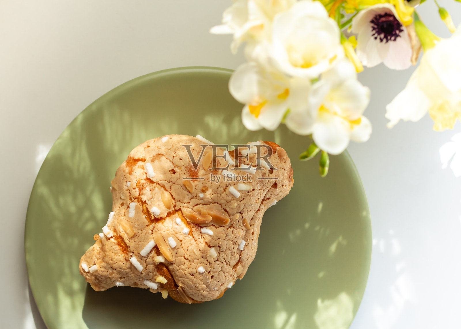 Colomba pasquale是意大利典型的复活节蛋糕传统的意大利复活节鸽子面包蛋糕。Colomba复活节照片摄影图片