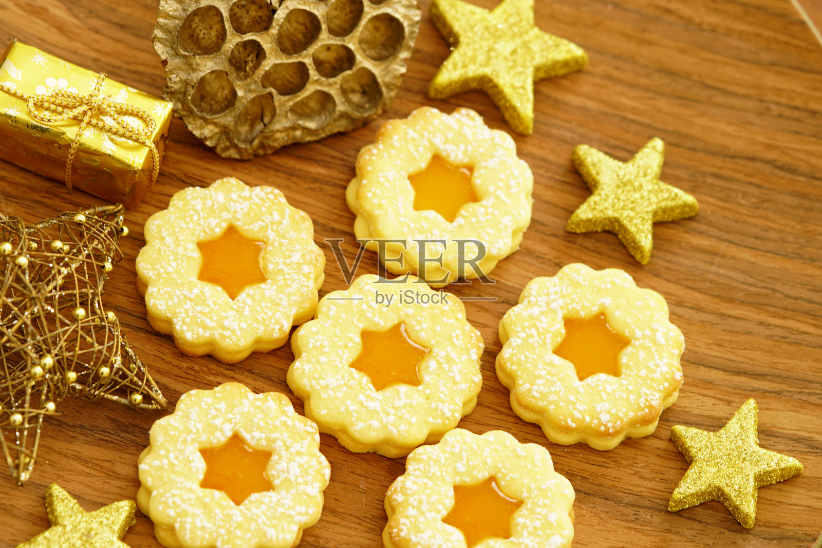 传统的圣诞林泽饼干照片摄影图片