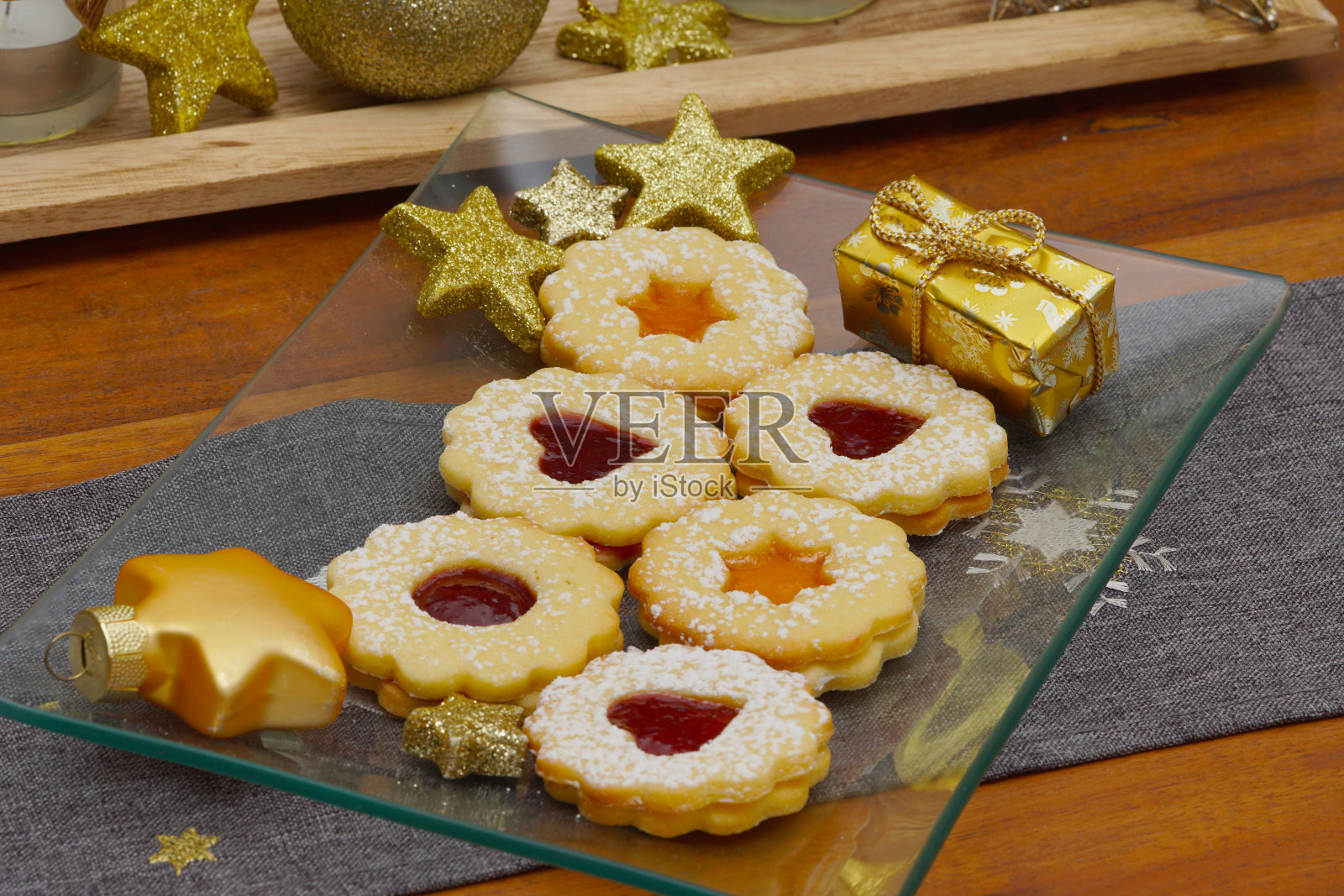 传统的圣诞林泽饼干照片摄影图片