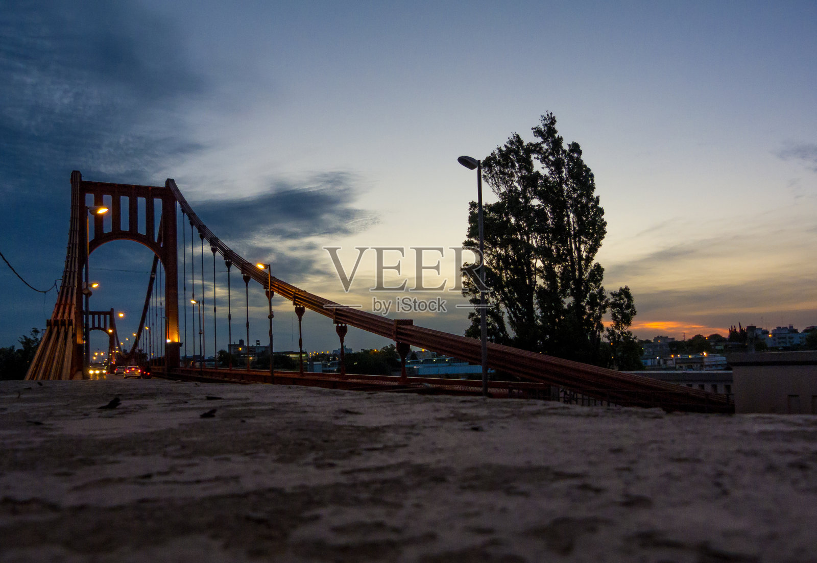 吊桥，栏杆角，夕阳照片摄影图片