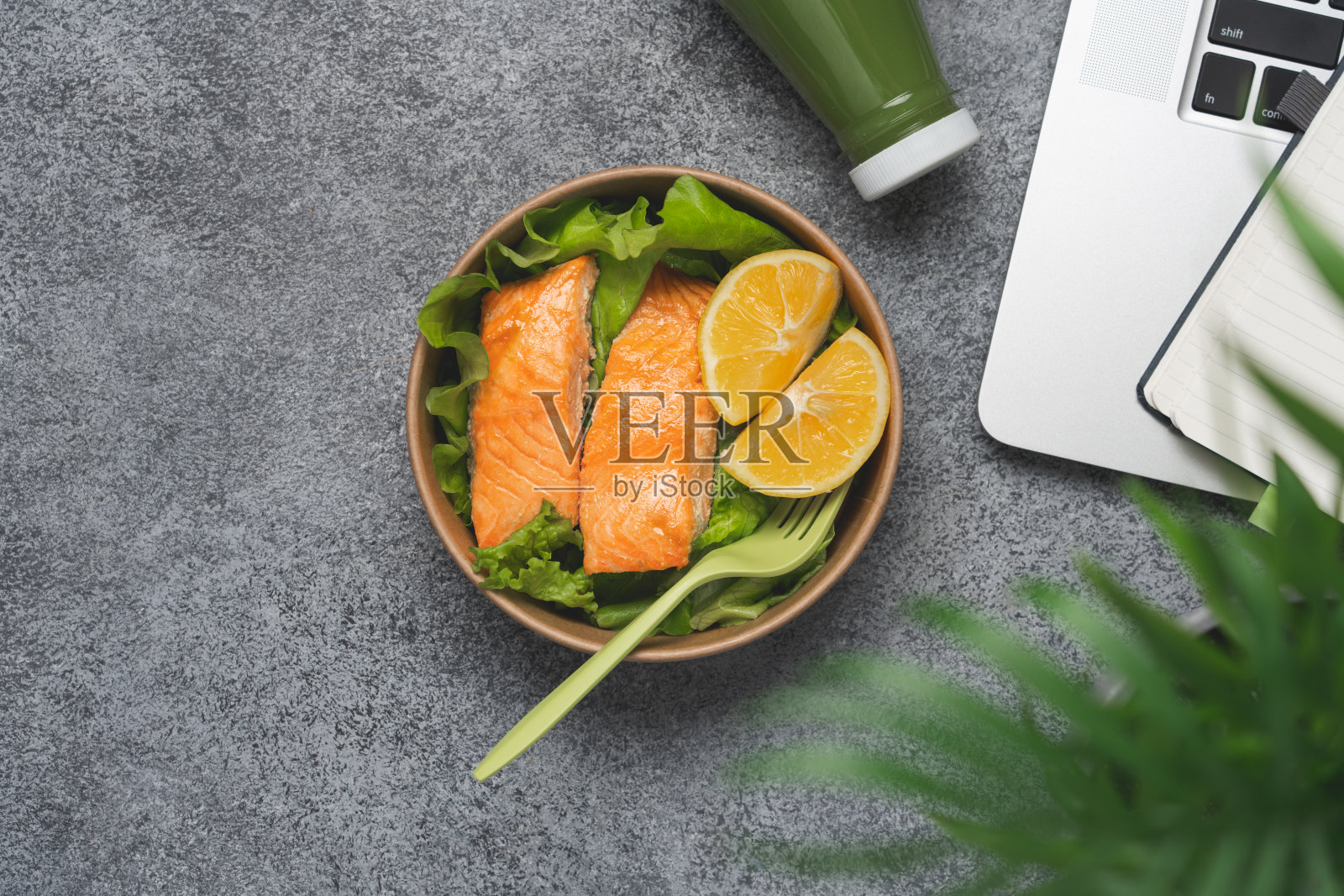 工作场所的健康零食照片摄影图片