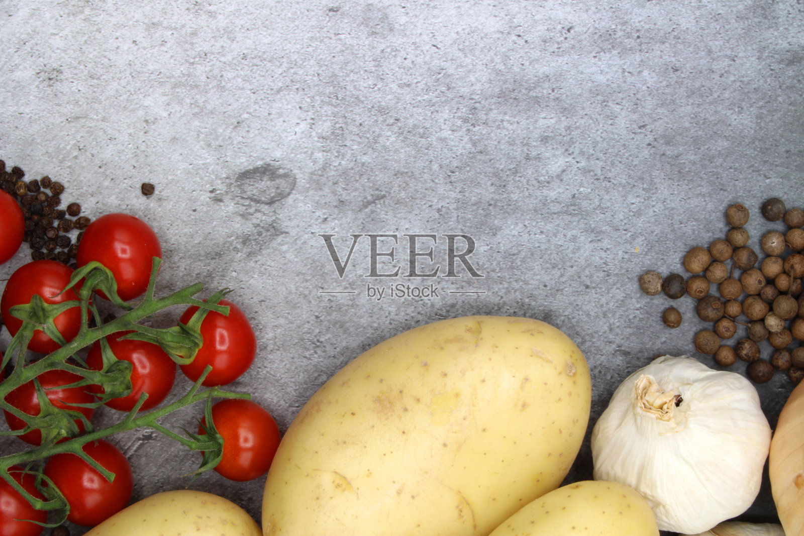 从花园里摘来的新鲜食物照片摄影图片