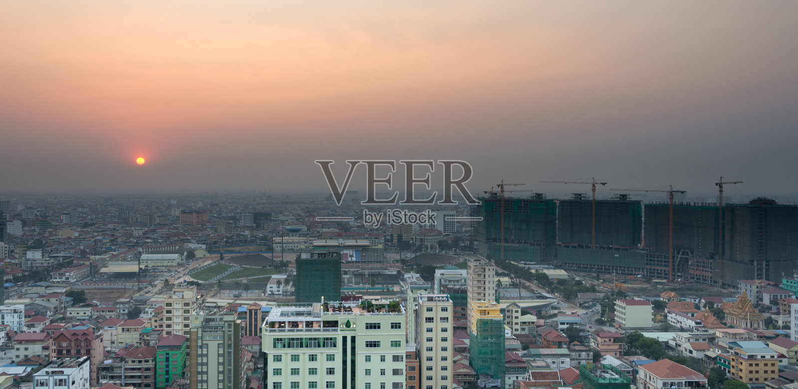 柬埔寨，金边:柬埔寨首都的商业和行政中心。照片拍摄于2015年9月1日照片摄影图片