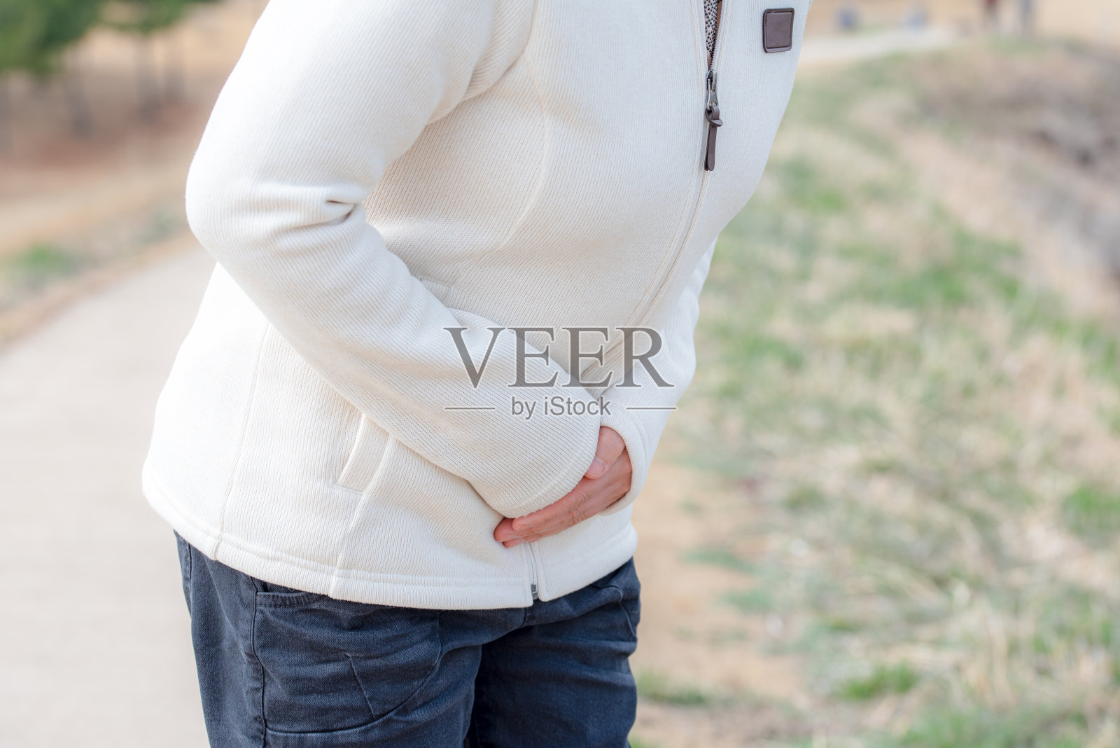 女人胃疼照片摄影图片