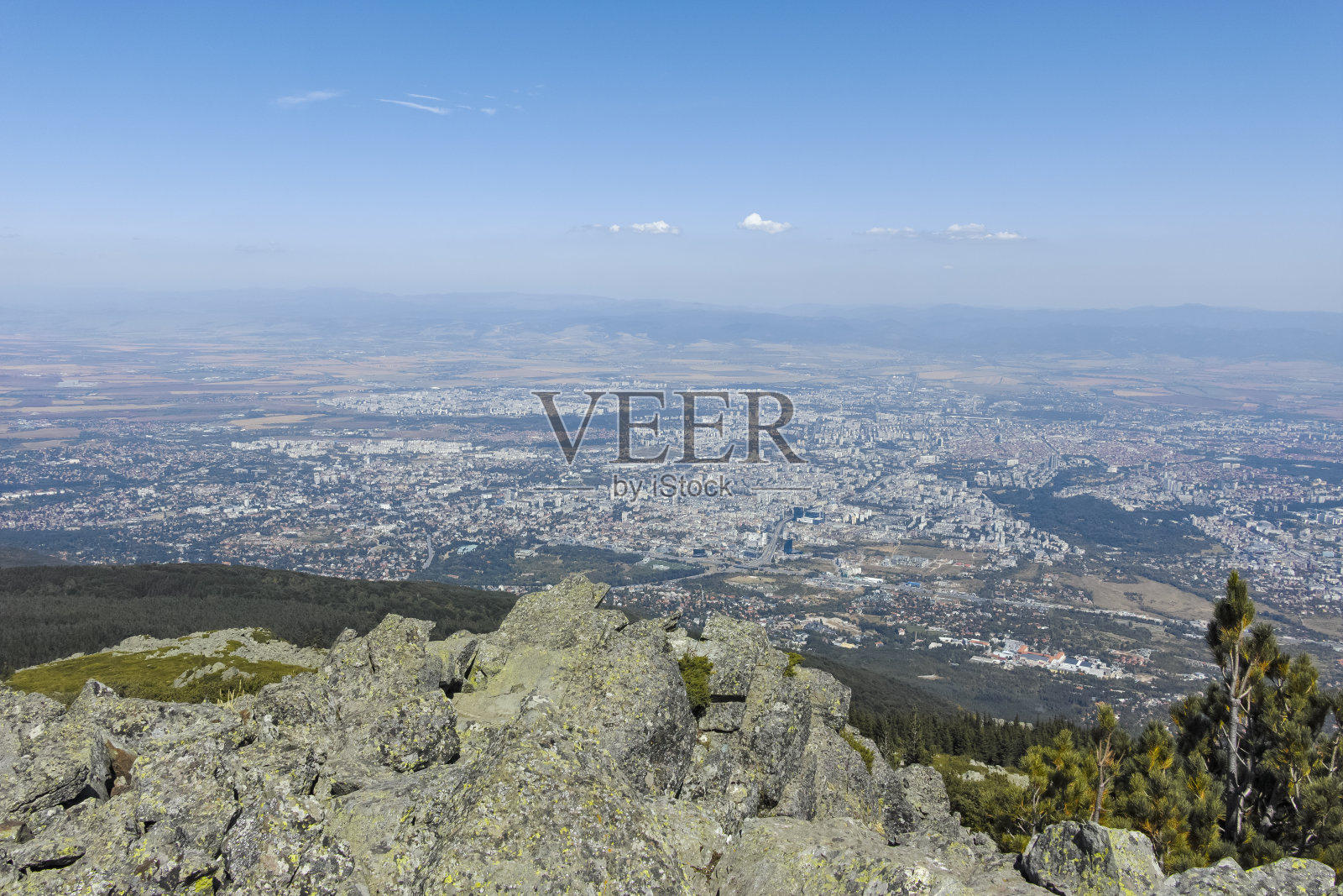 保加利亚维托沙山卡门德尔峰的索非亚市照片摄影图片