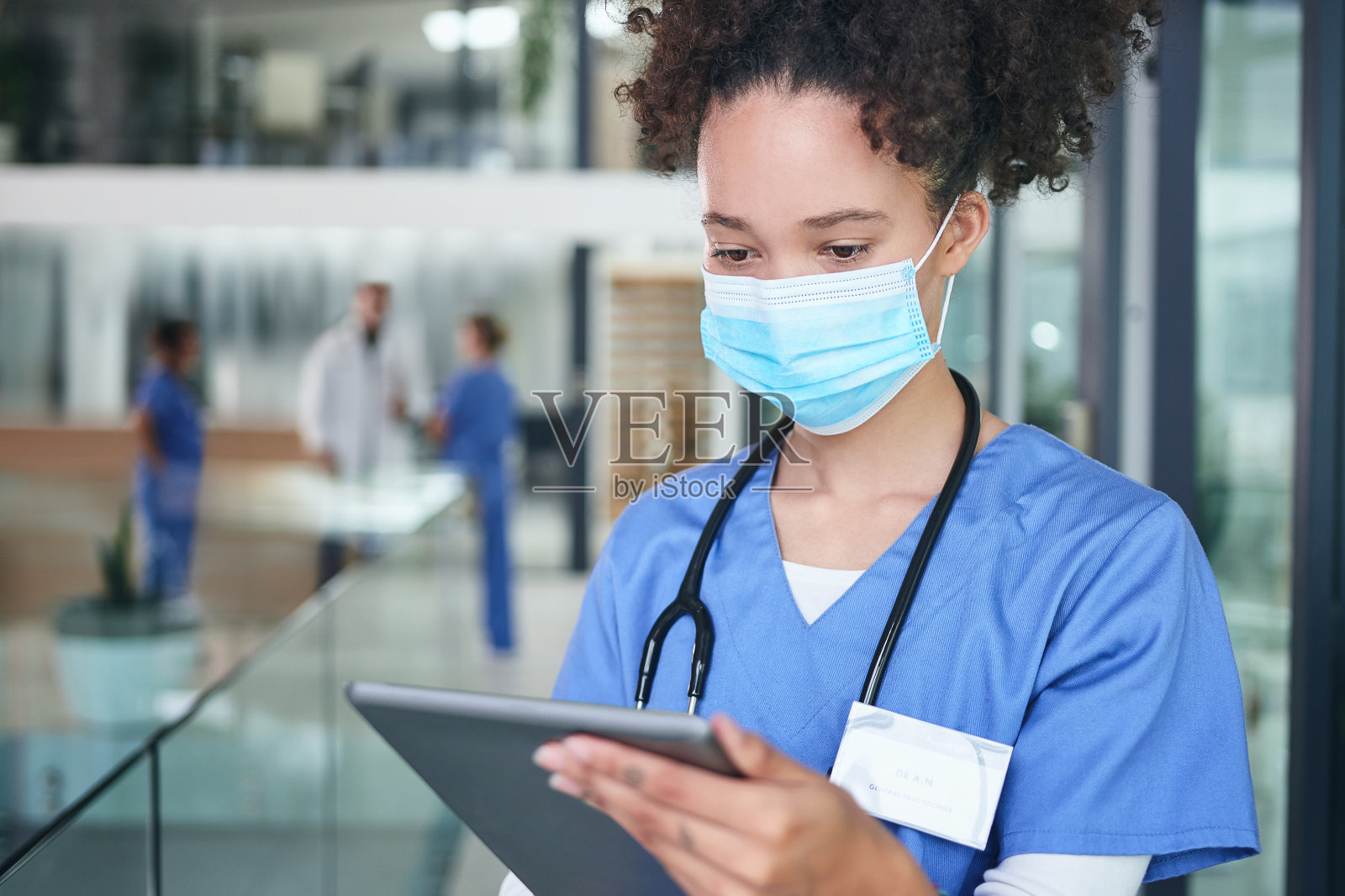 保证安全，这样我才能继续拯救生命照片摄影图片