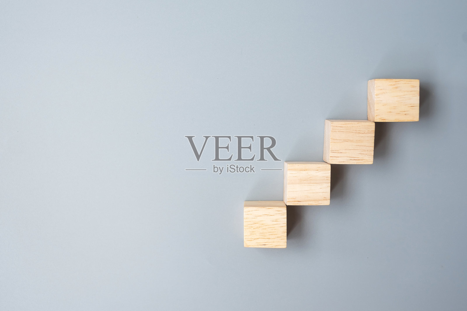 建筑上的木块。业务计划，风险管理，解决方案和战略概念照片摄影图片