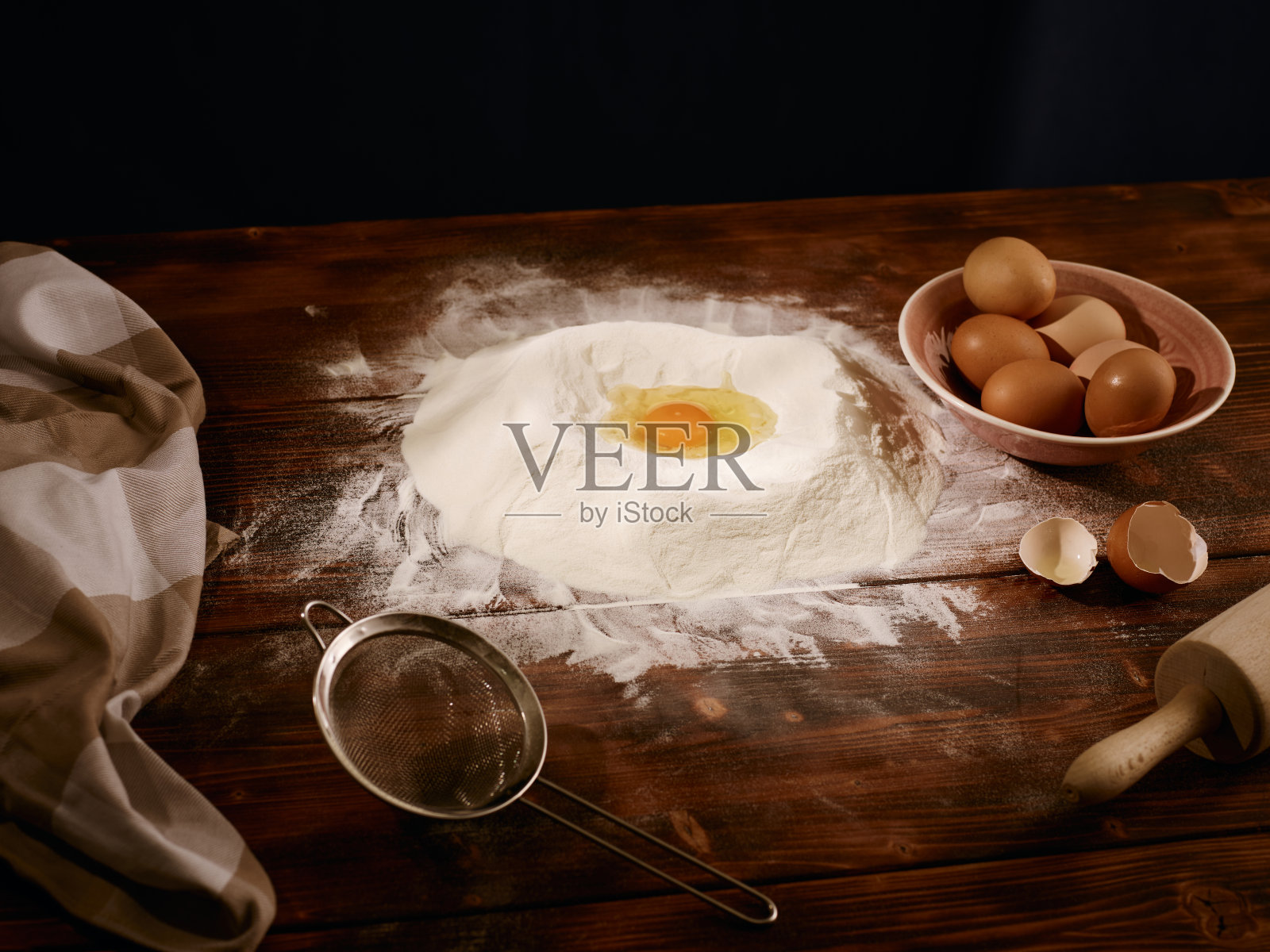 准备好搅拌了照片摄影图片