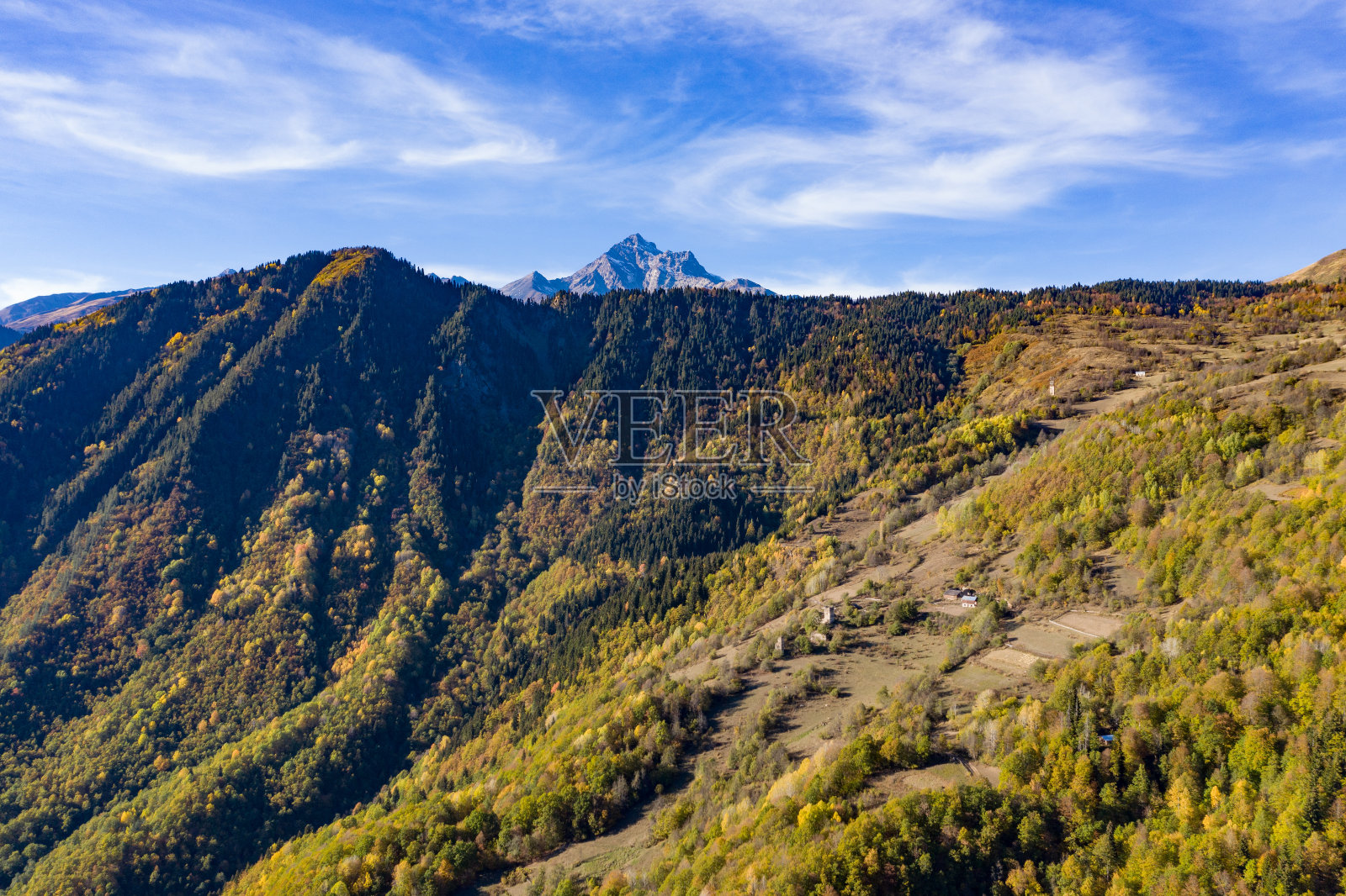 山脉景观和风景在拉查，格鲁吉亚照片摄影图片