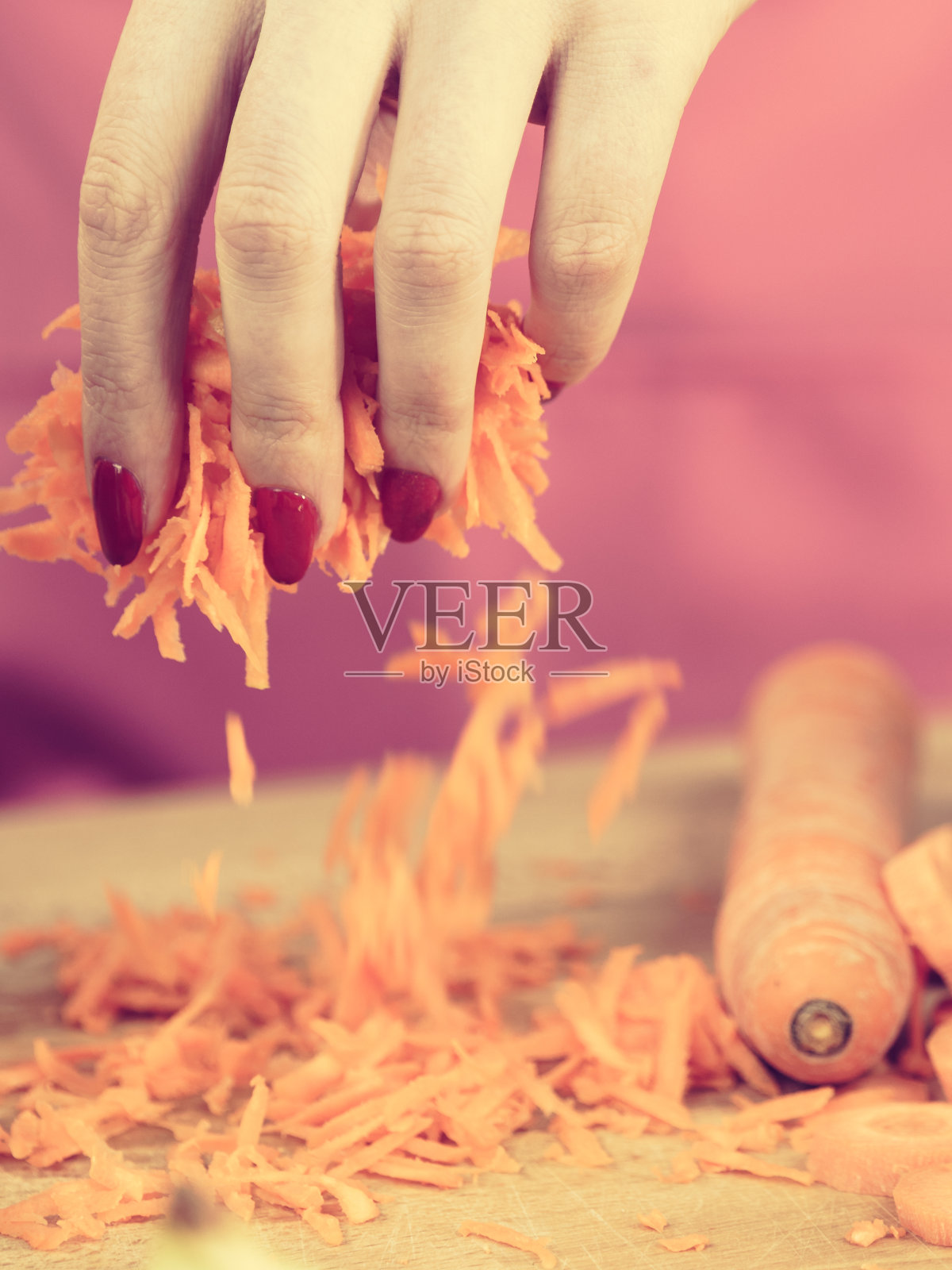 磨碎的橙子胡萝卜做沙拉照片摄影图片