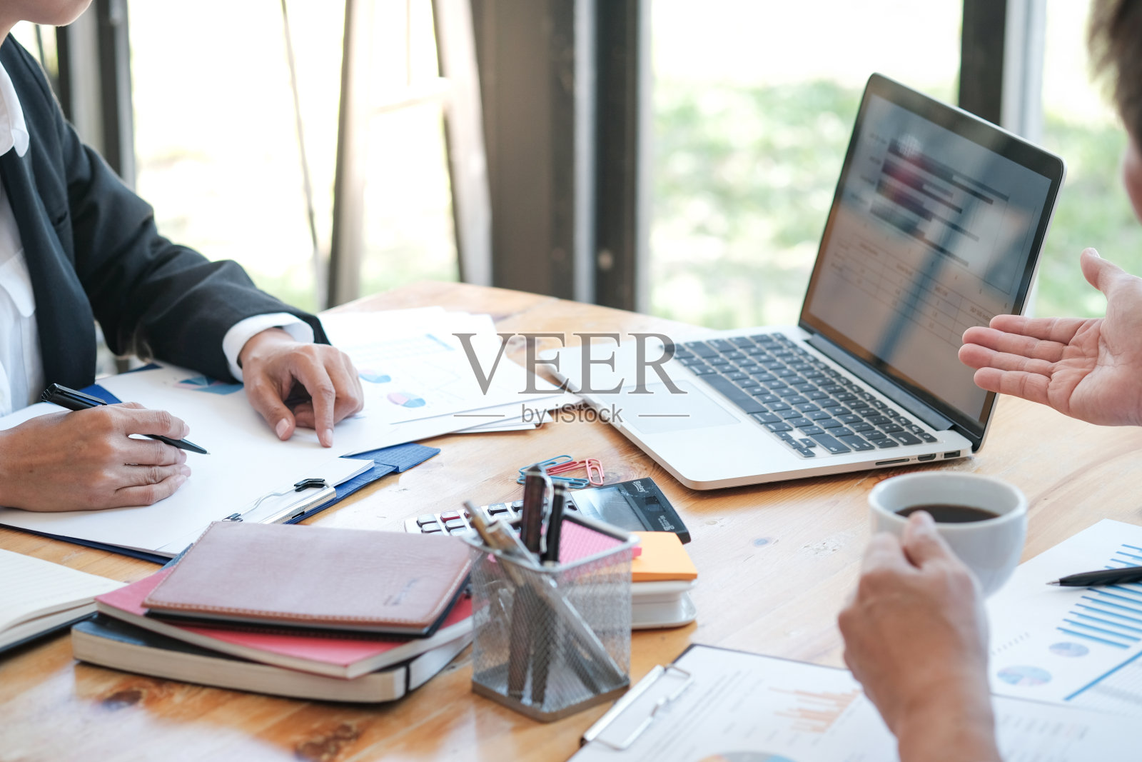 商务人士会面设计创意专业投资者工作的新启动项目。的概念。在职业务规划照片摄影图片