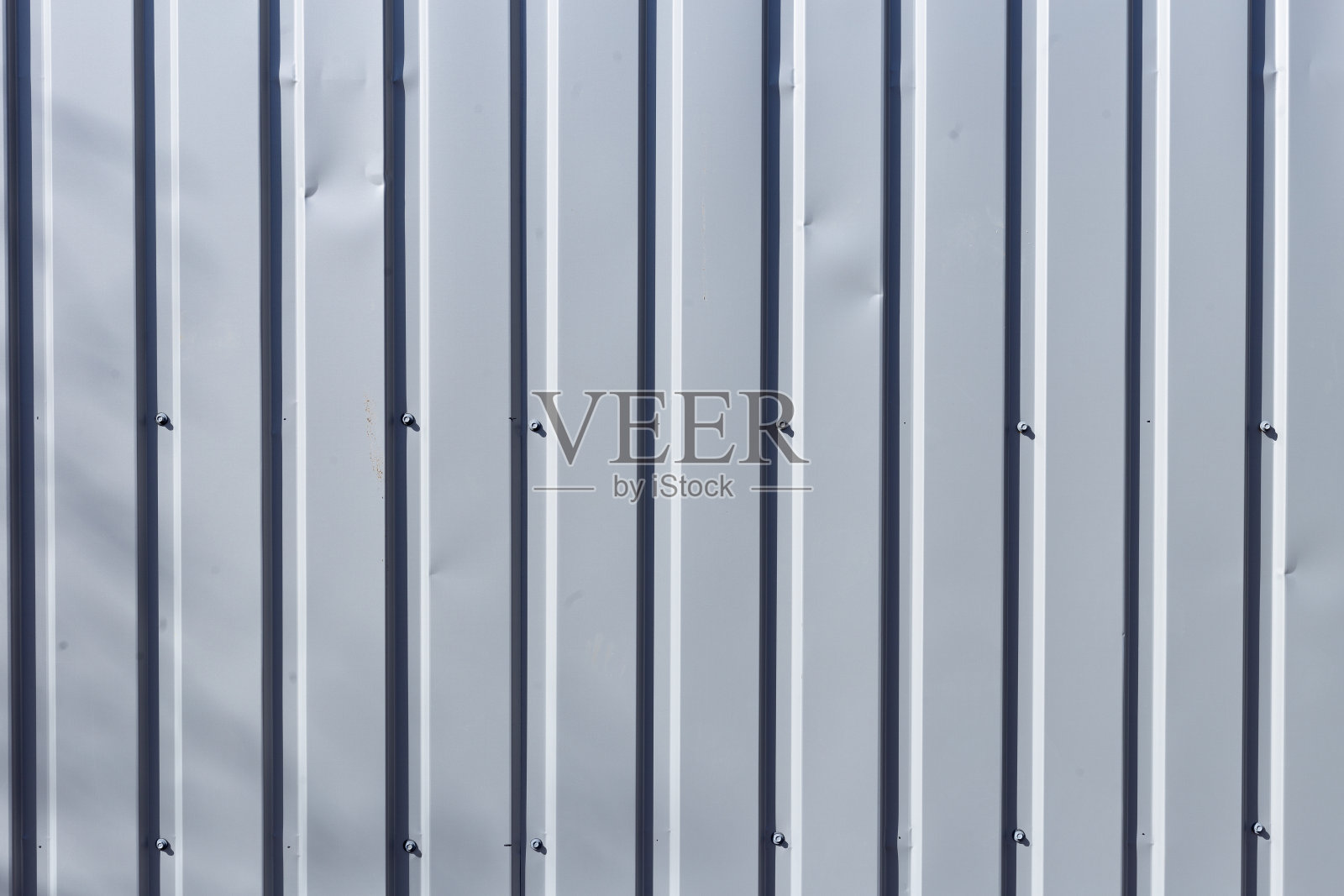 垂直波纹金属板墙可用于背景照片摄影图片