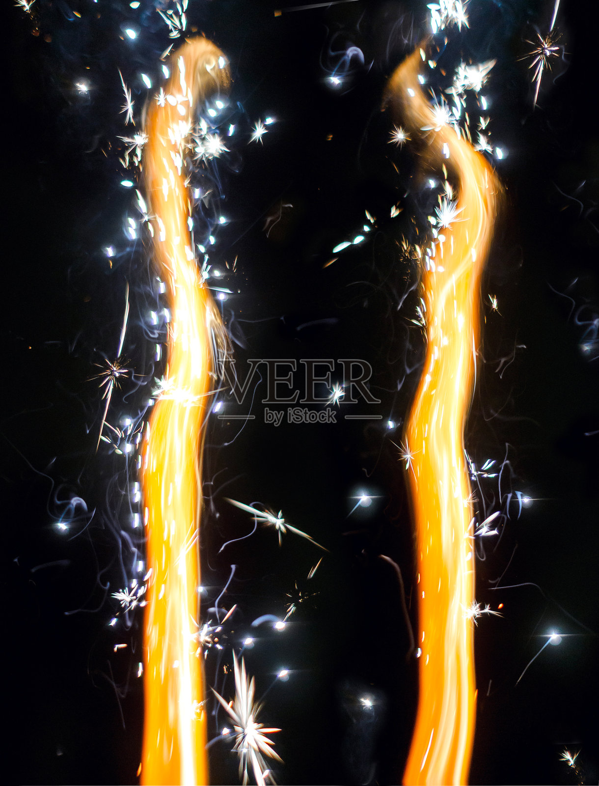 黑色背景上的孟加拉大火照片摄影图片