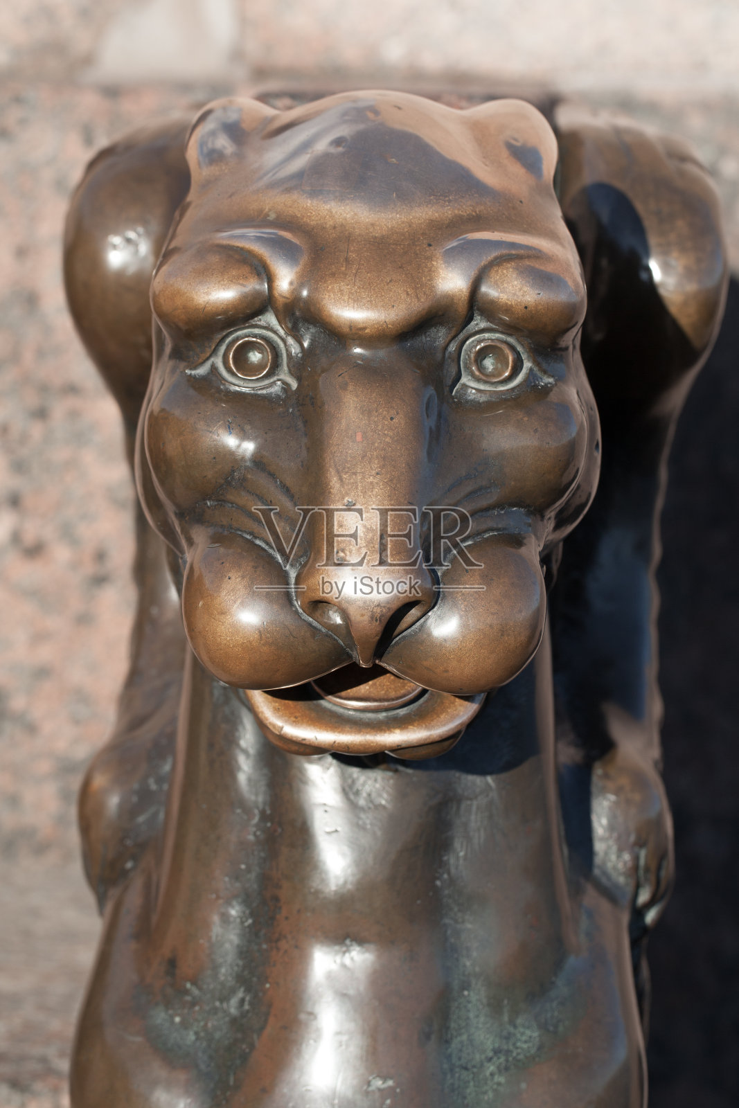 狮鹫像，青铜翼狮像照片摄影图片