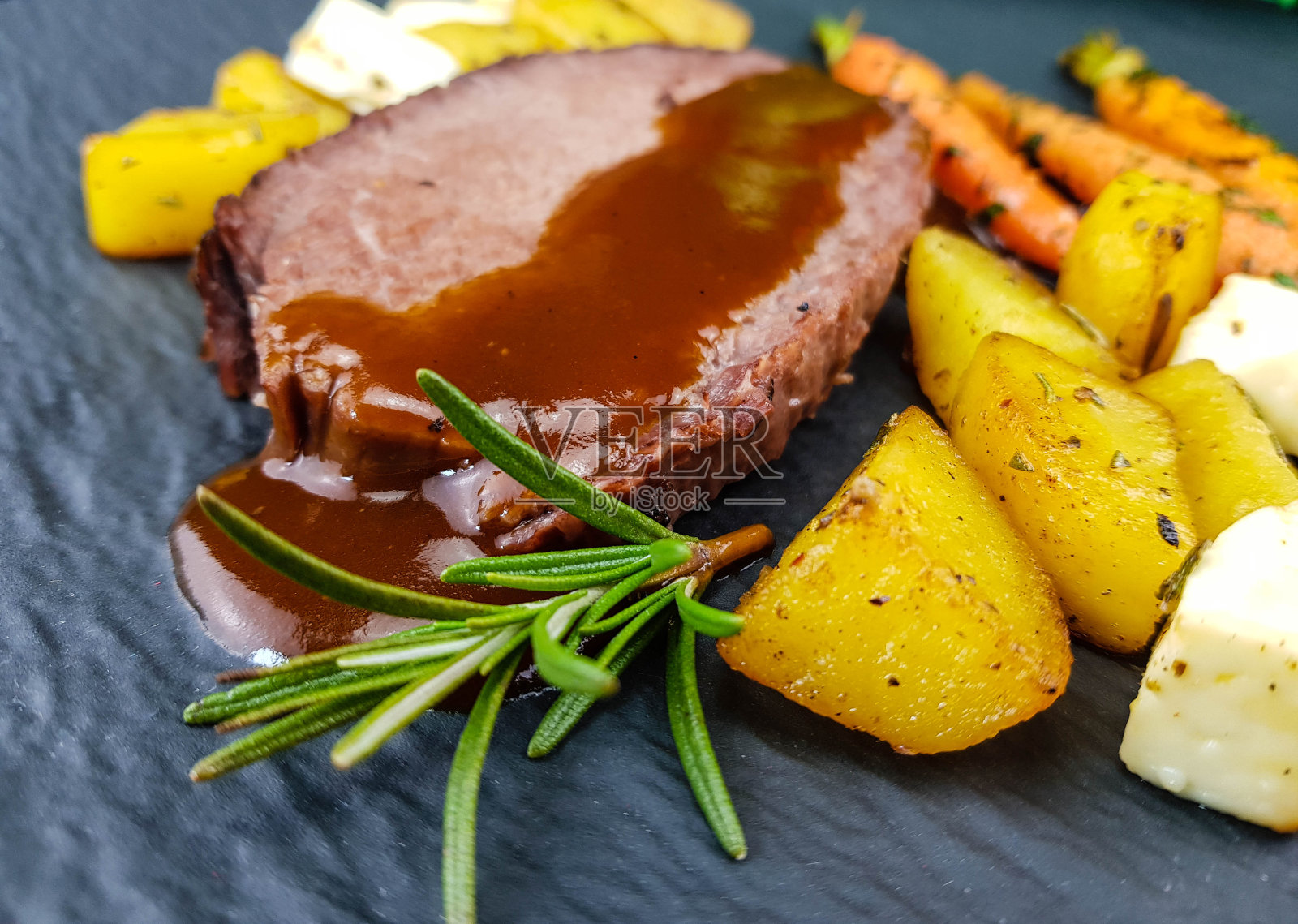 星期天烤肉烹饪照片摄影图片