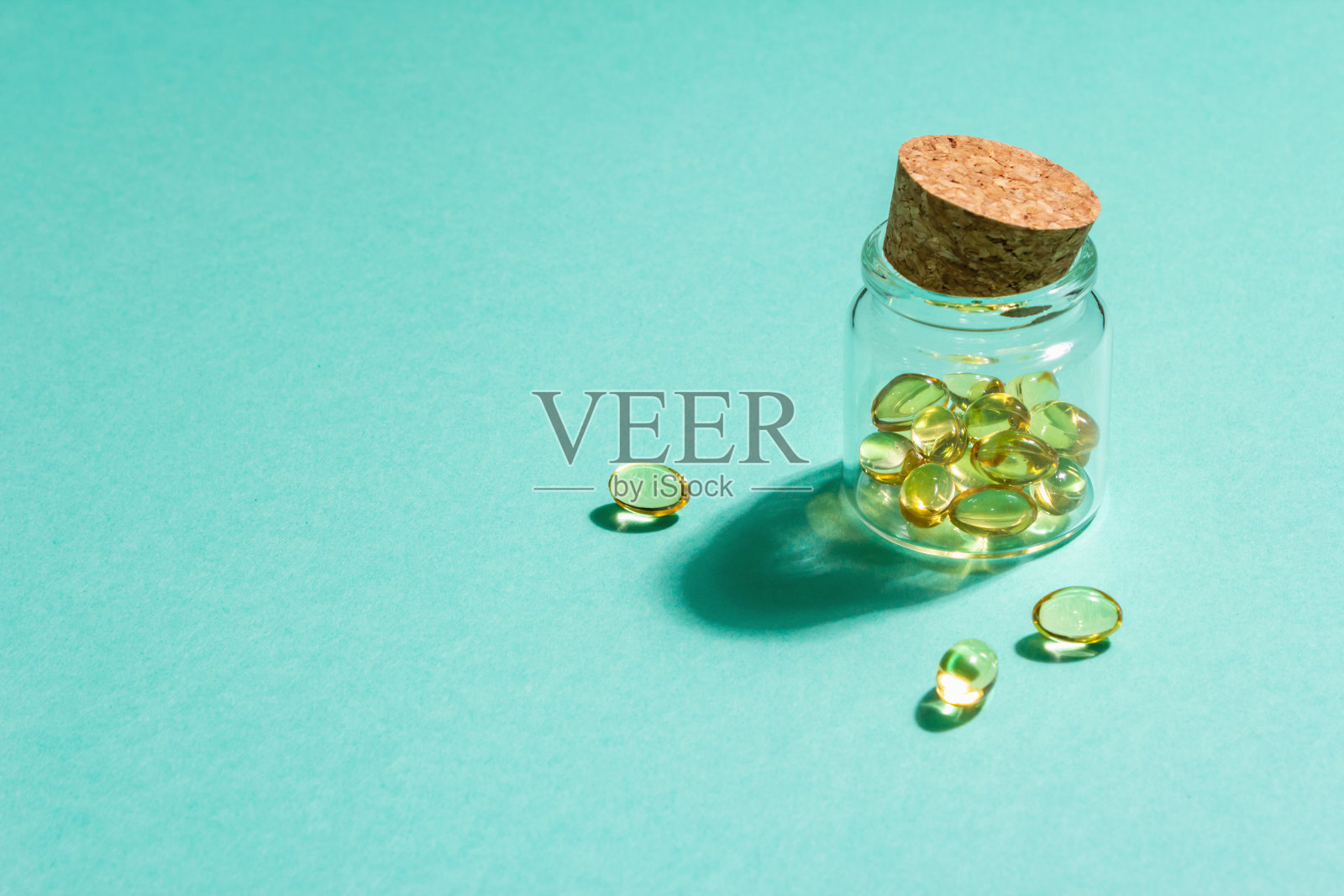 欧米伽-3片，时尚硬光，暗影，平铺，样板，模板照片摄影图片