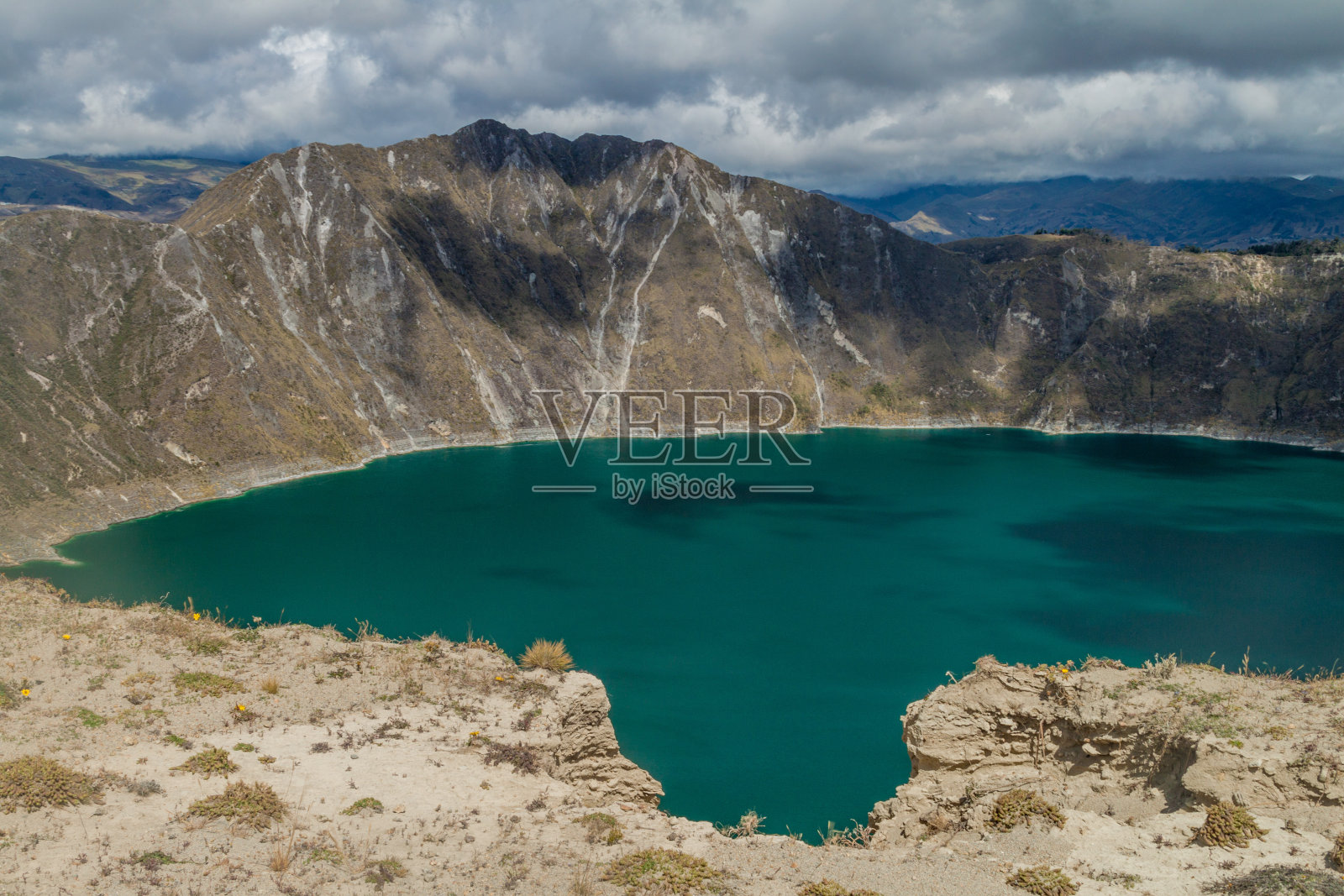 拉古纳基罗托阿-厄瓜多尔火山口湖照片摄影图片