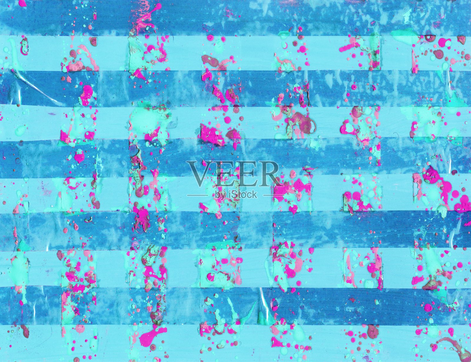 当代抽象艺术插画。横向纸条和彩色涂料滴纹理。插画图片素材