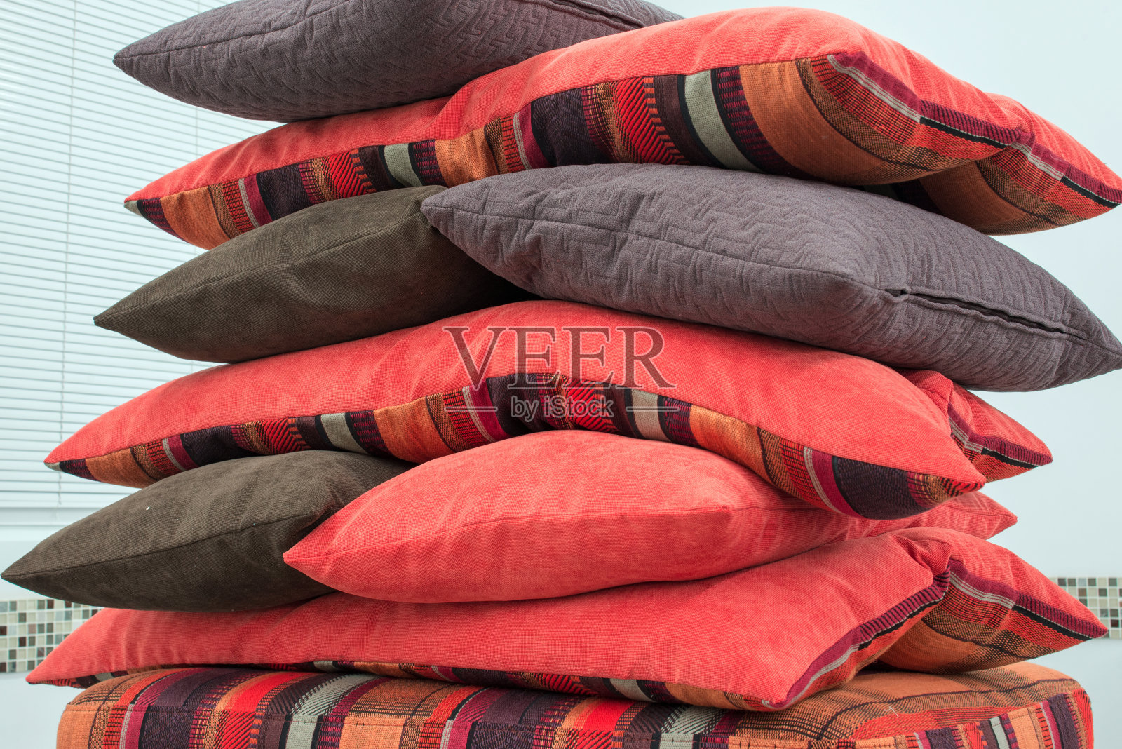 明亮的折叠织物垫子照片摄影图片