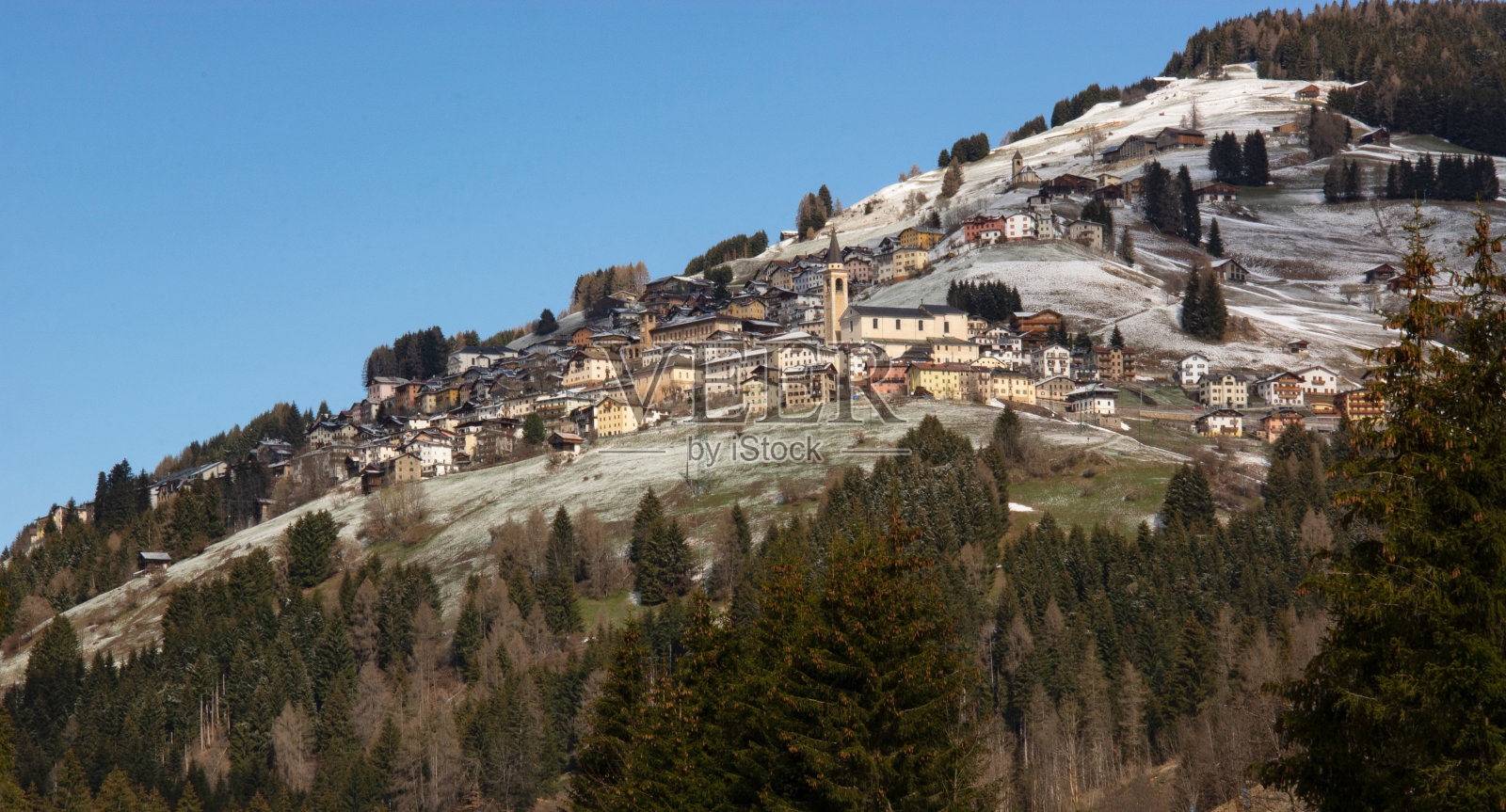 costa di San Nicolo Comelico, Dolomites地区的一个古老的Comelico村庄照片摄影图片