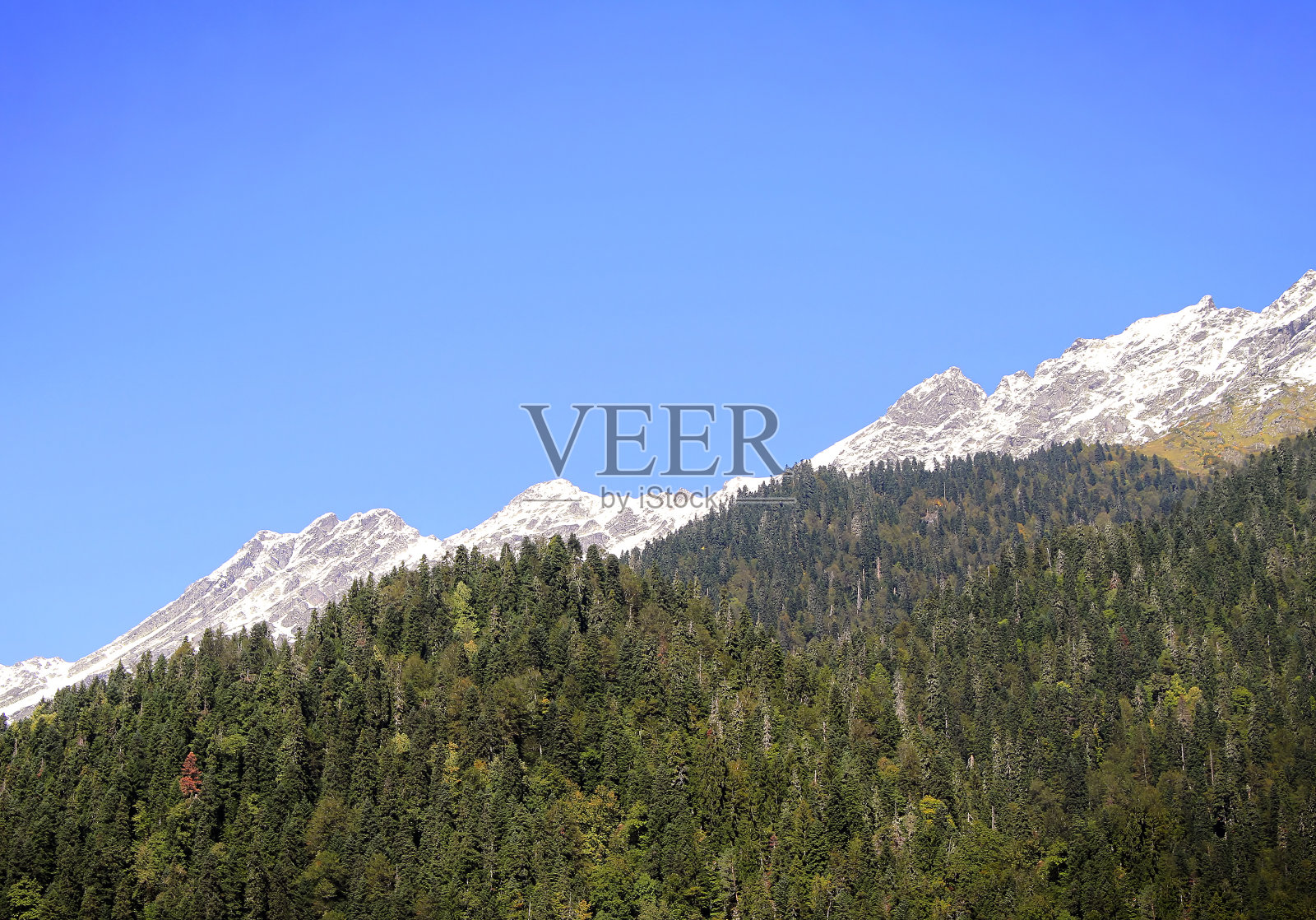 高加索山脉的山峰照片摄影图片