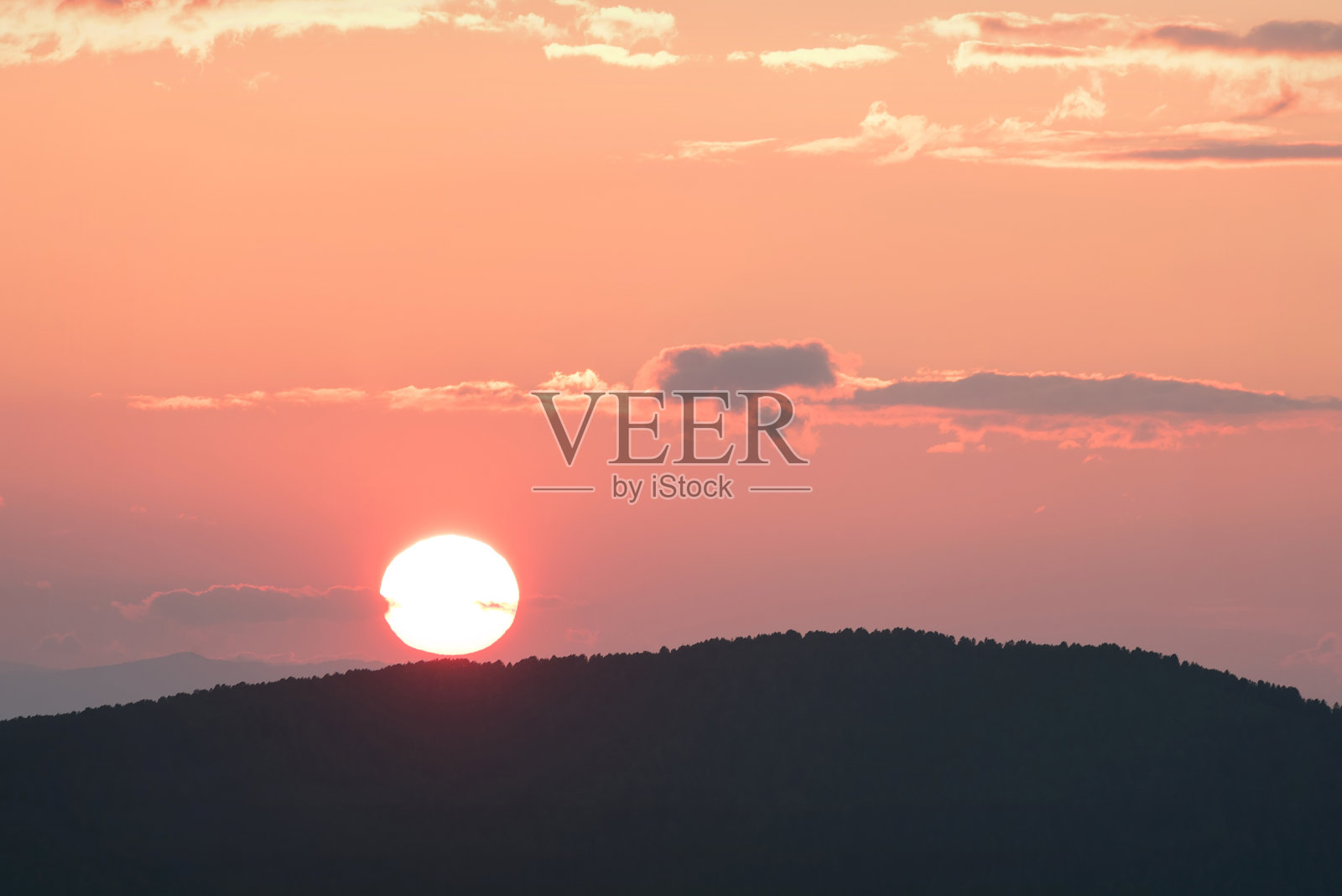 日落，太阳，山，云，天照片摄影图片