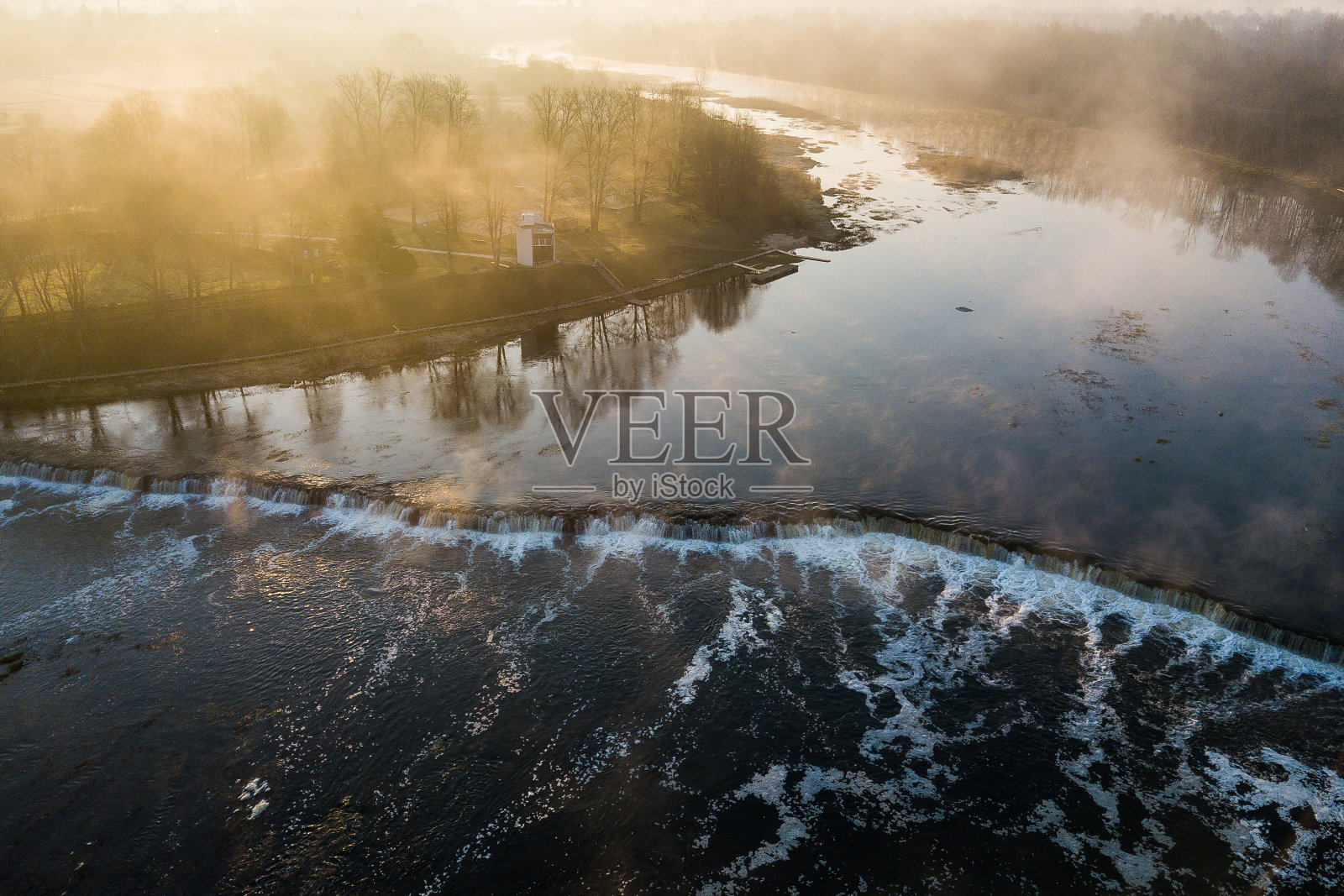 拉脱维亚库尔迪加的文塔瀑布。从上面了照片摄影图片