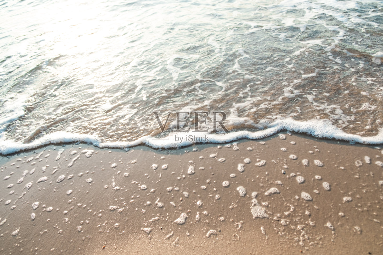 近距离海浪沙滩海泡沫假期夏季背景照片摄影图片