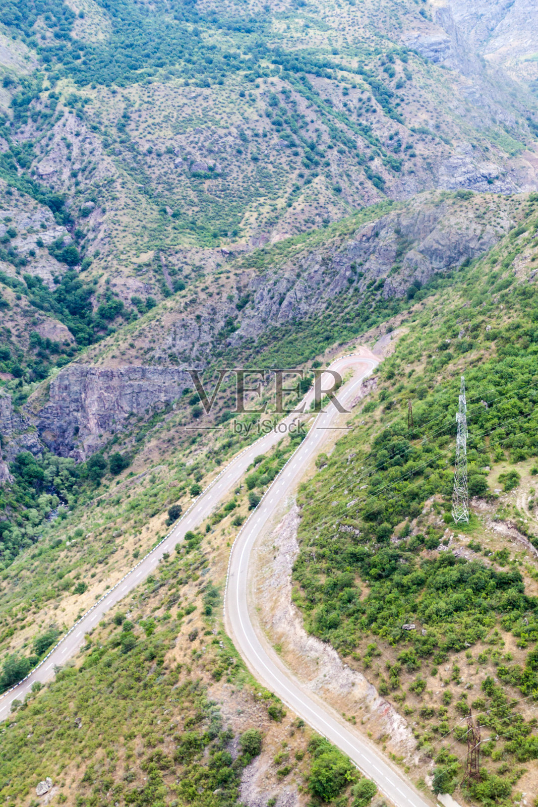 亚美尼亚沃罗坦河谷塔特夫和哈利佐尔之间的公路照片摄影图片