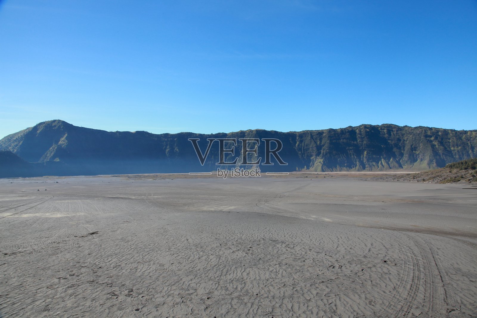 风景欣赏萨凡纳山，低语沙山Bromo，东爪哇，印度尼西亚照片摄影图片