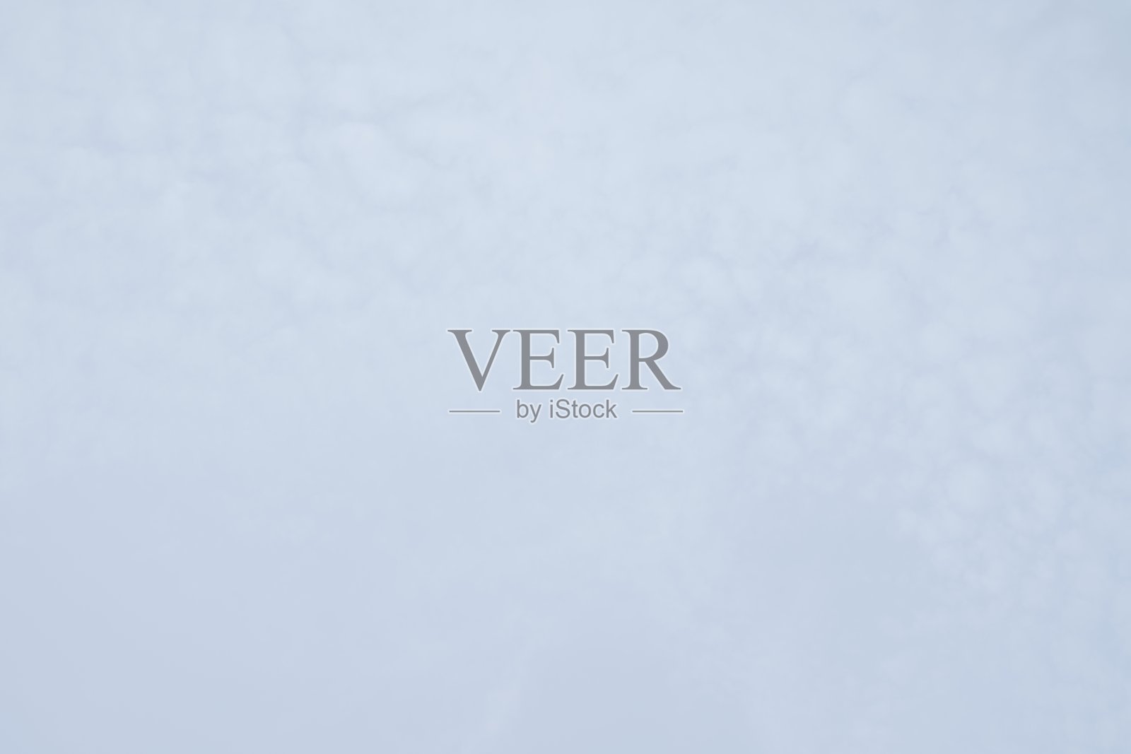 天空用透明细腻的云彩带着质感照片摄影图片