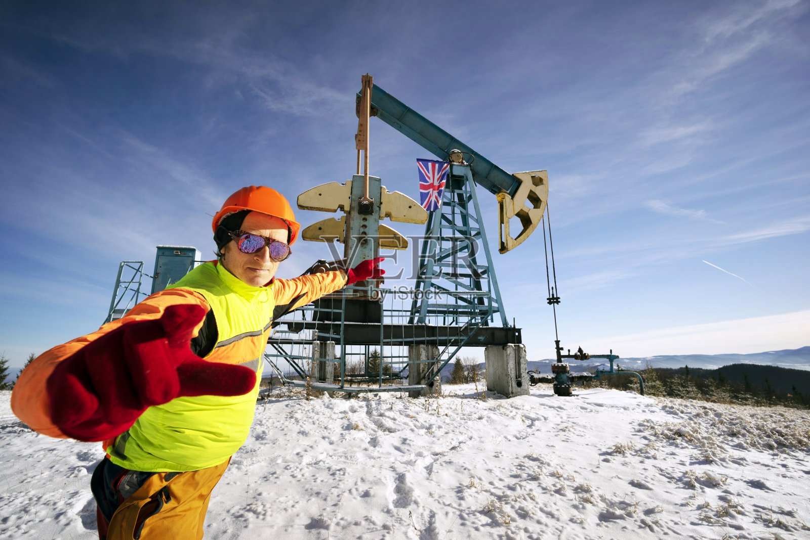 山区经典油泵，英国国旗，大不列颠。照片摄影图片