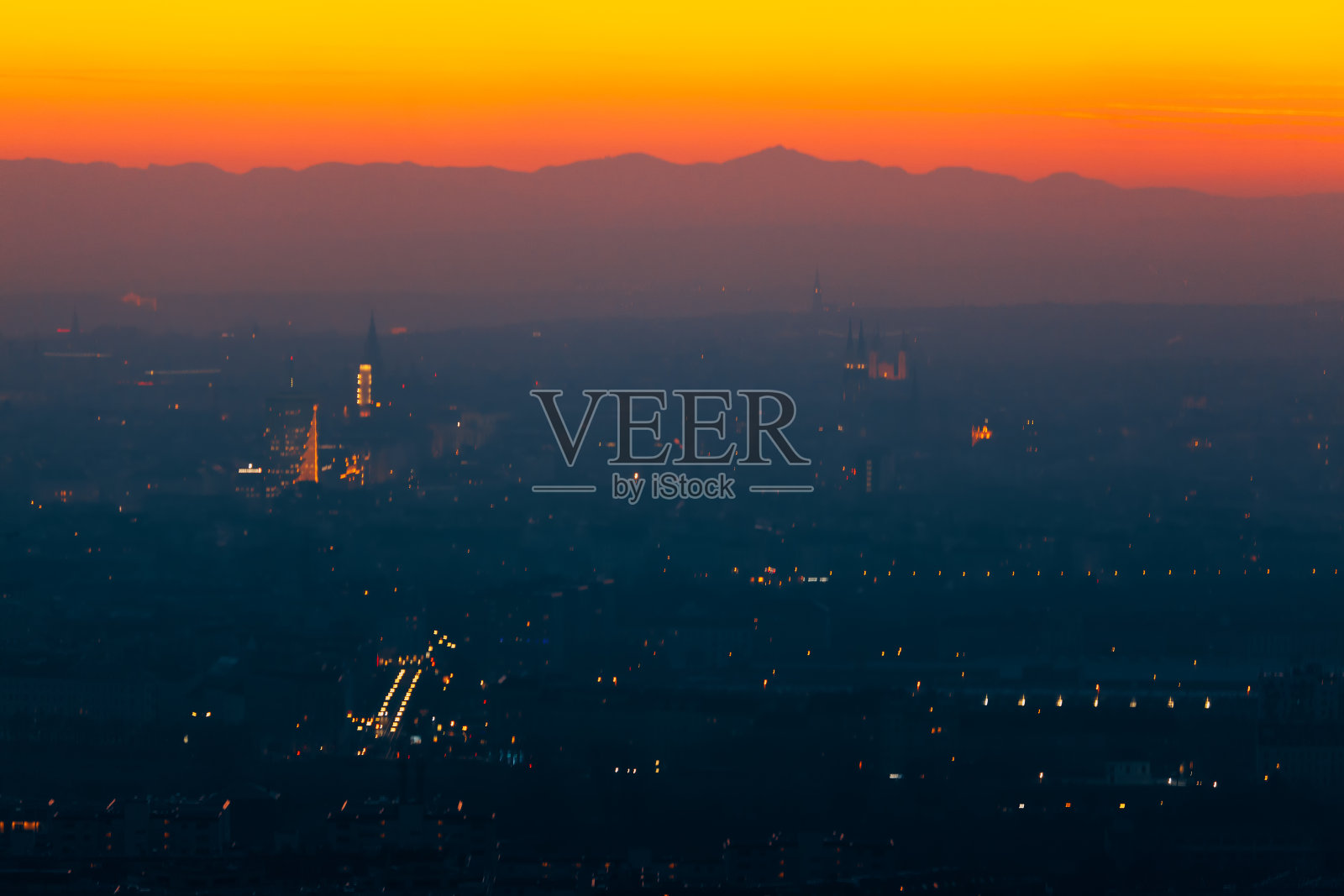 魔幻黄昏中的维也纳城照片摄影图片