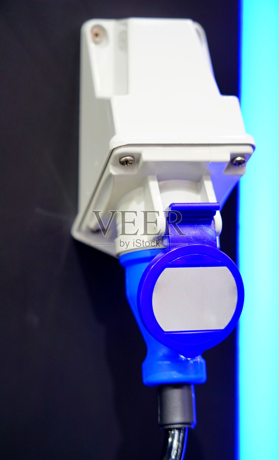 电动汽车充电器插头照片摄影图片