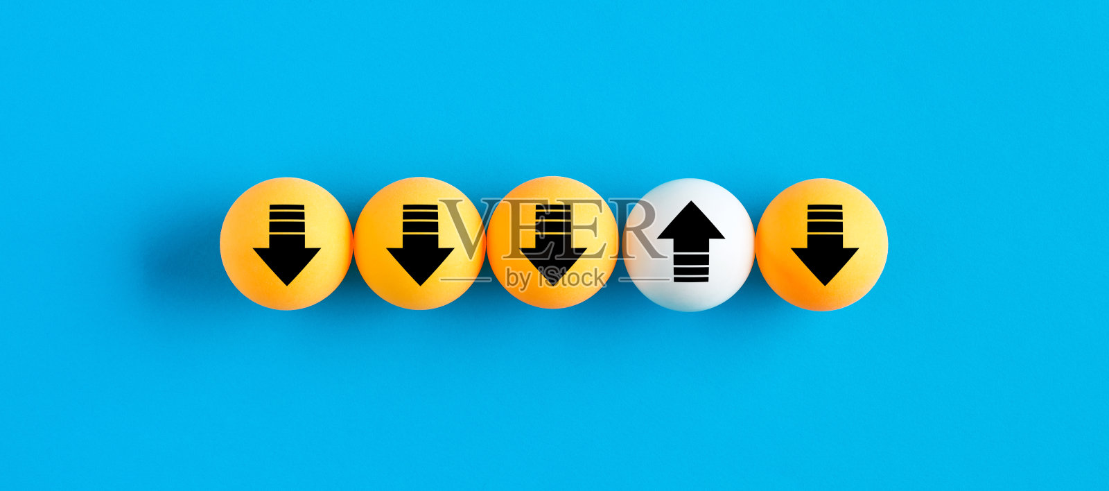 网络传输、上传和下载流量概念。照片摄影图片