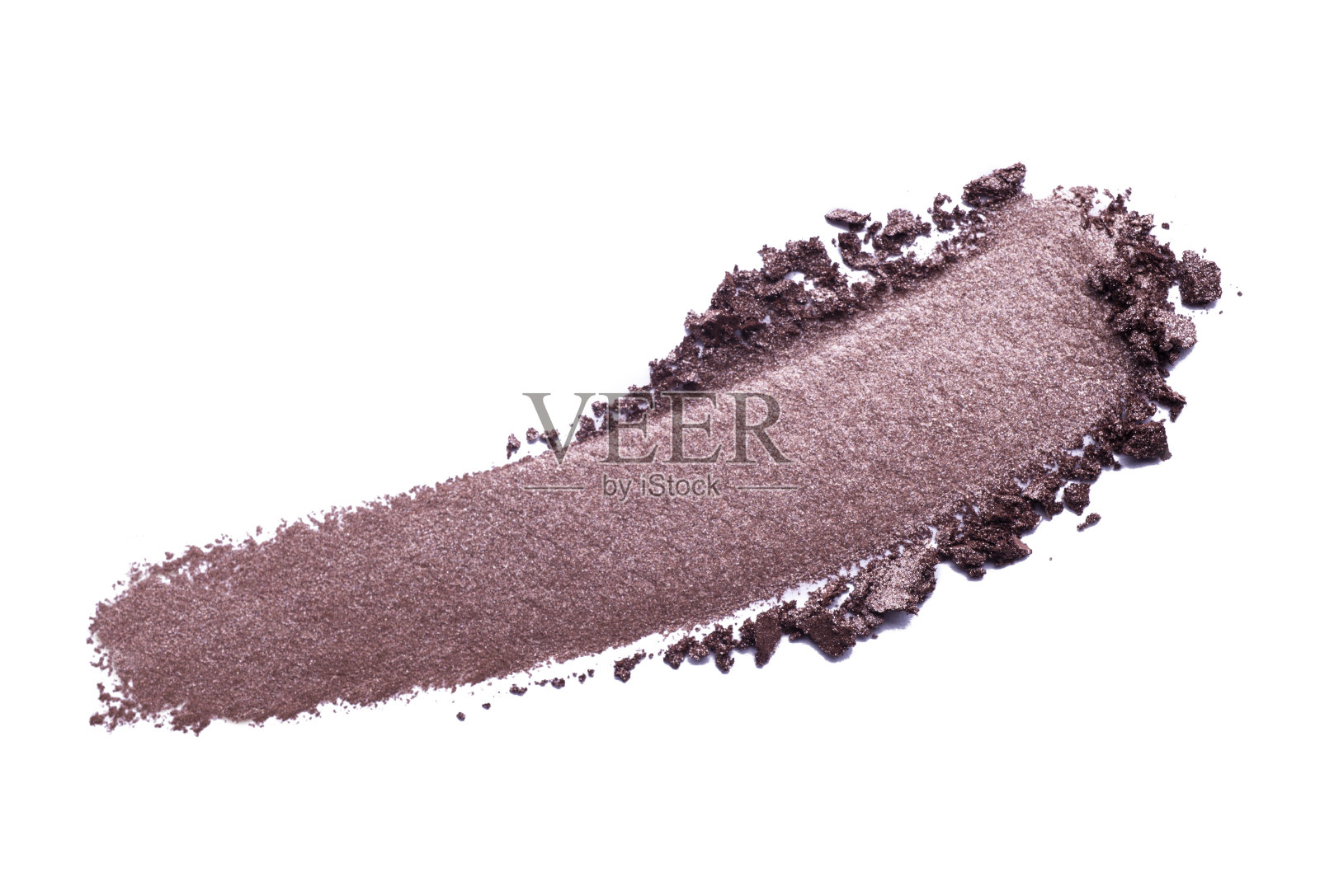在白色的背景上涂抹并压碎松散的银灰色光泽铜光泽纹理眼影照片摄影图片