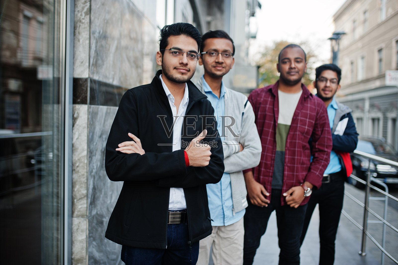 一群印度男人照片摄影图片