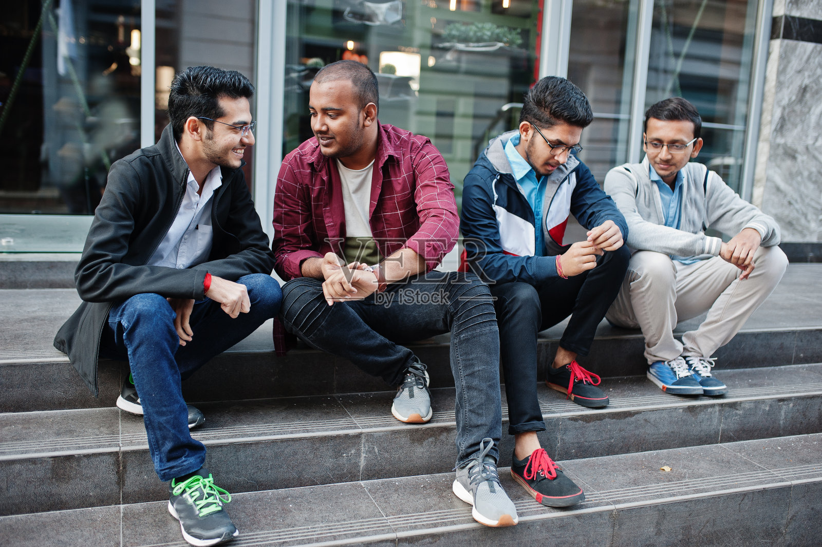 一群印度男人照片摄影图片