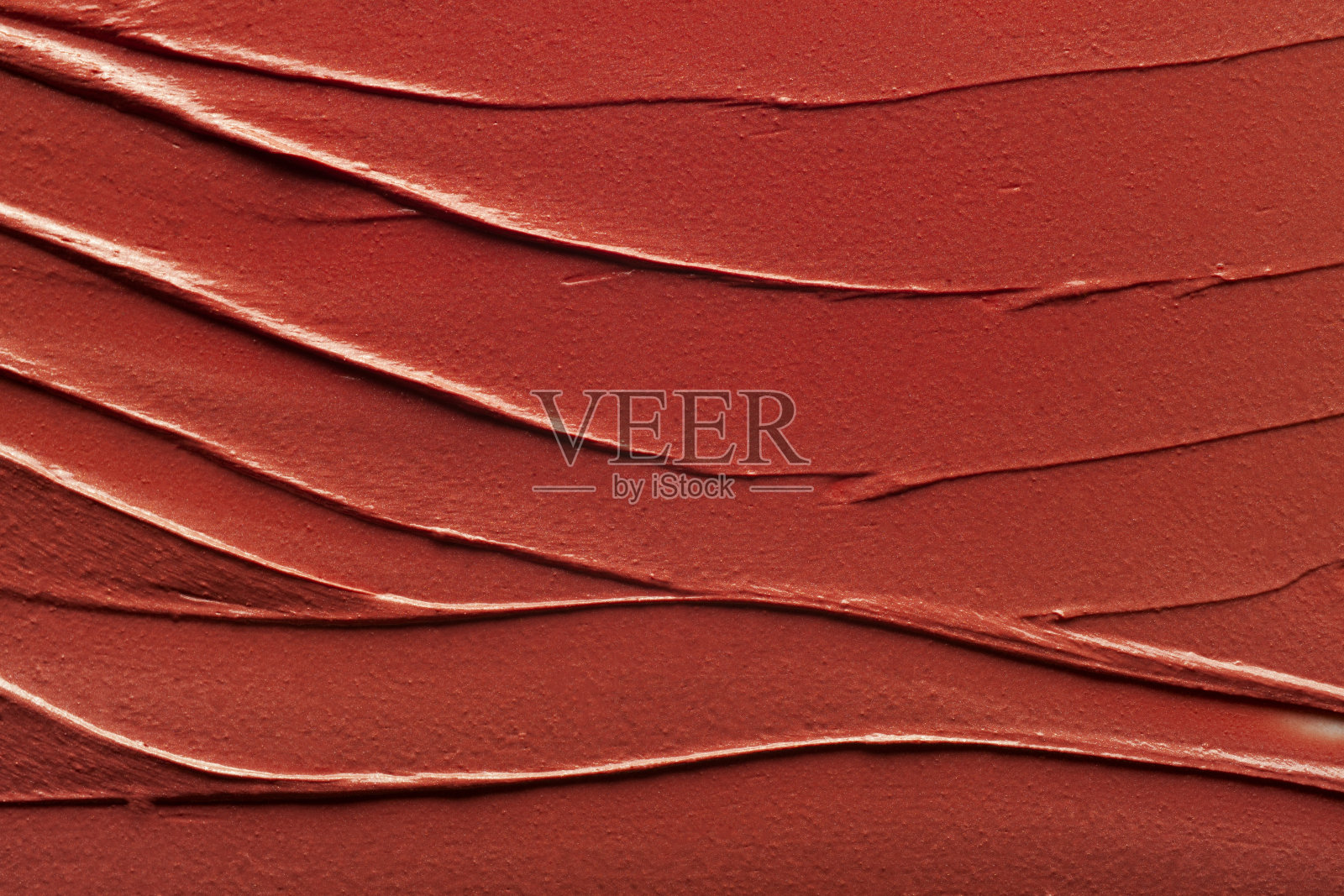 模糊的充满活力的深巧克力棕色紫色栗色纹理口红在白色孤立的背景照片摄影图片