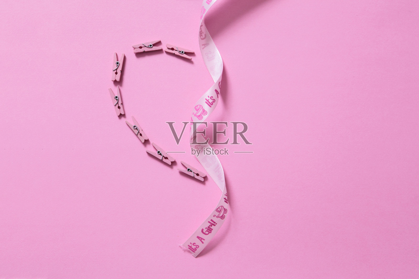 新生儿装饰与复制空间。照片摄影图片