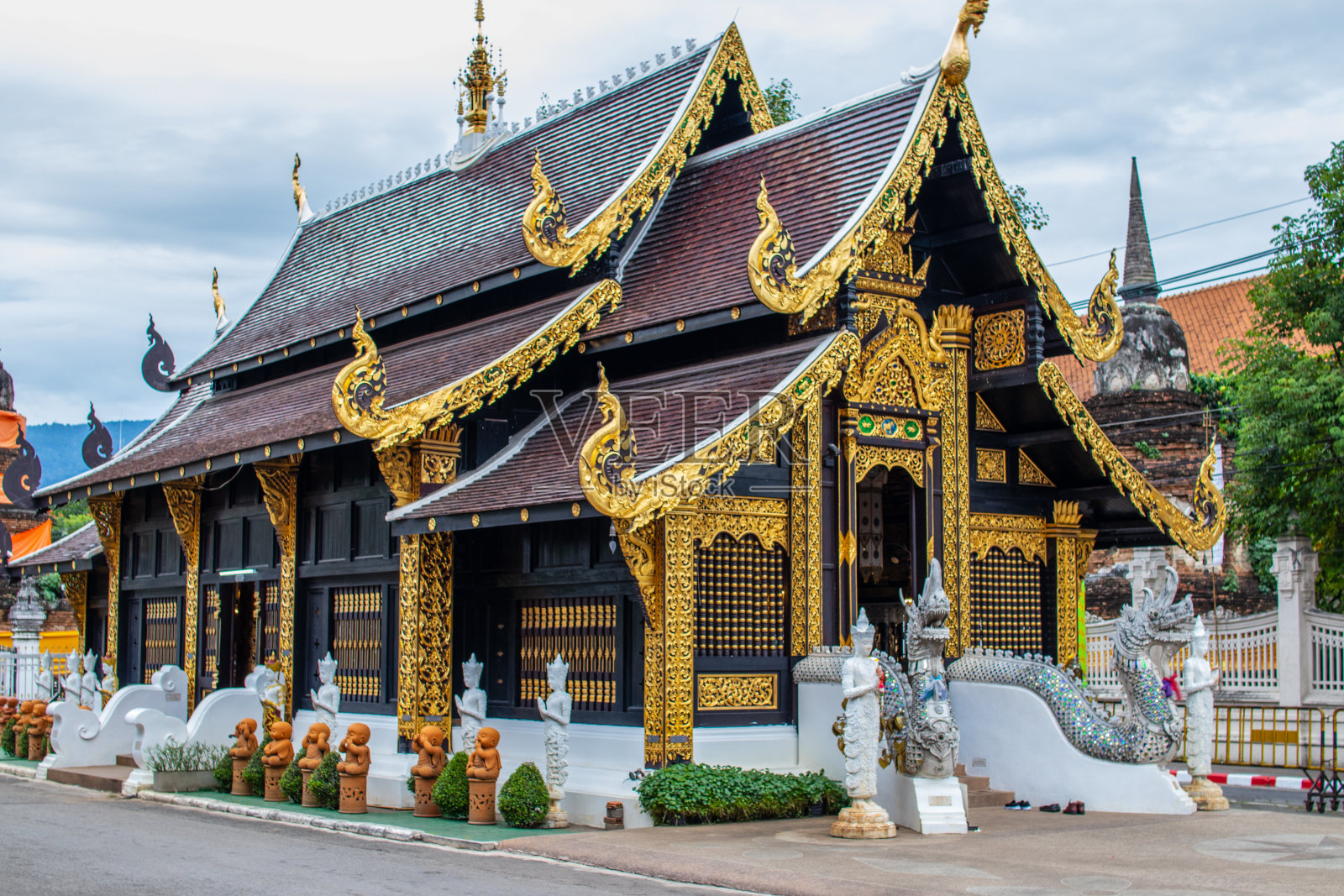 位于泰国清迈的佛教寺庙照片摄影图片