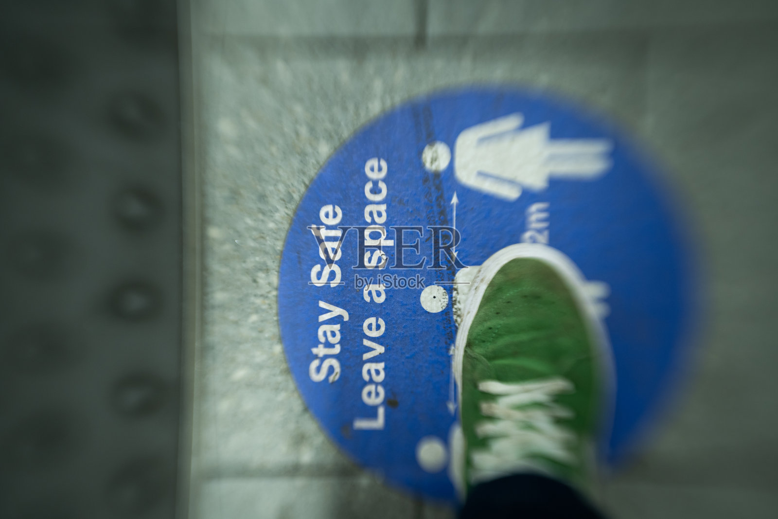 保持安全留出空间照片摄影图片