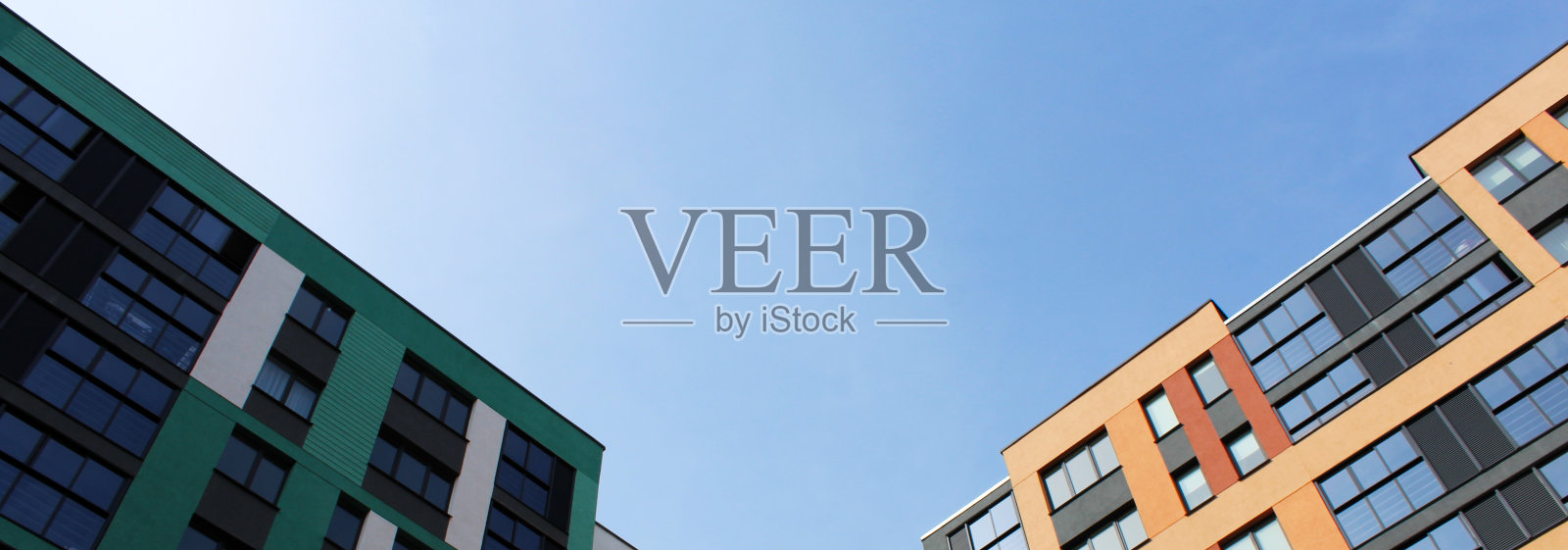 蓝天下的新房子照片摄影图片