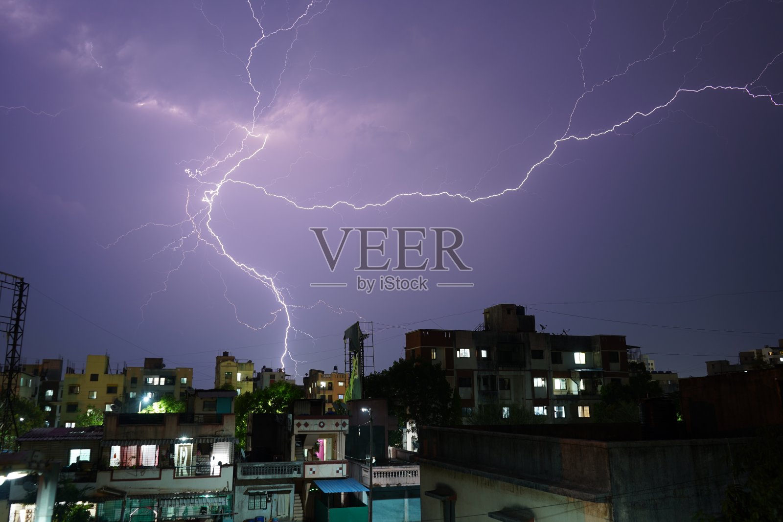 闪电和雷暴照片摄影图片