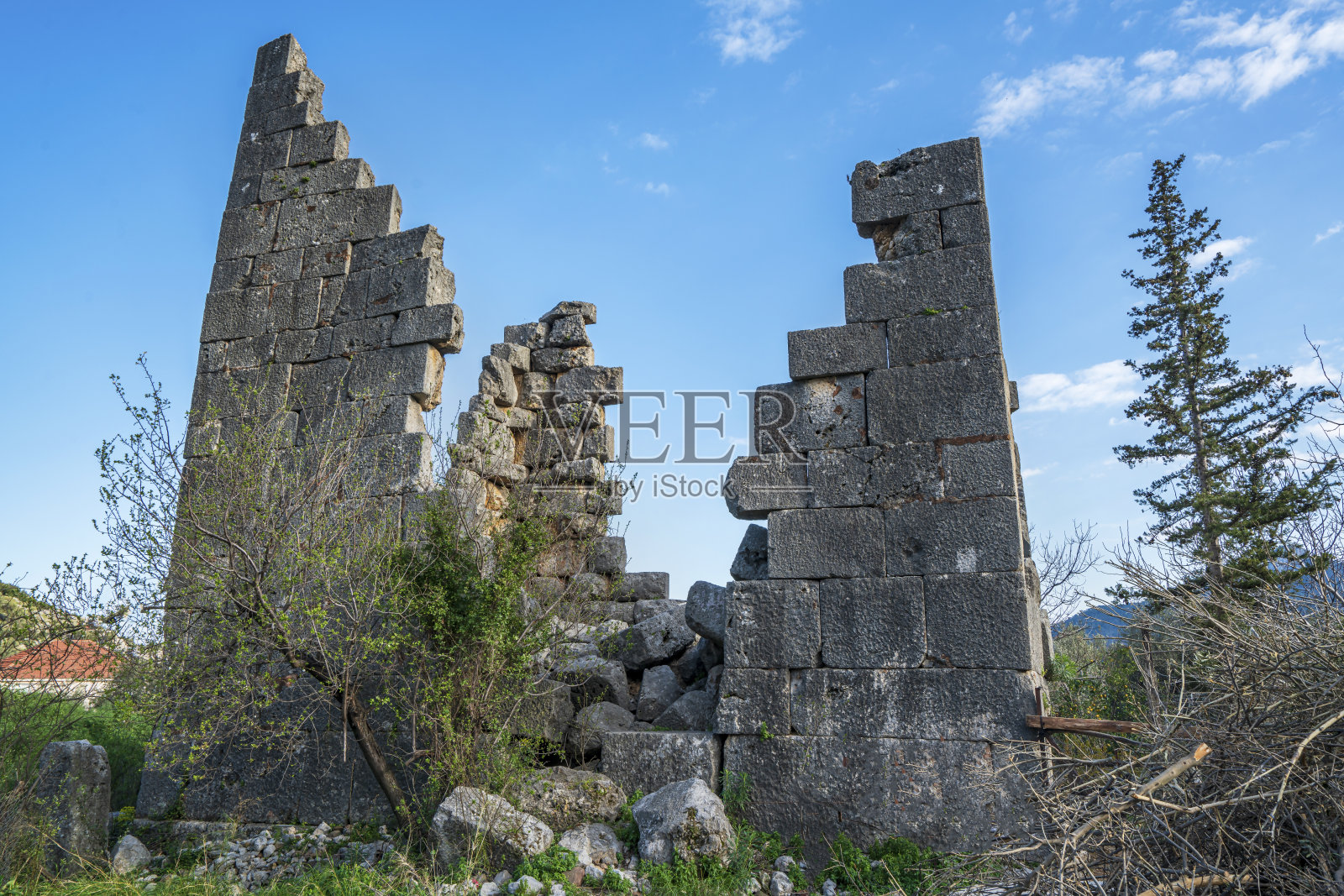 位于安塔利亚，Döşemealtı， Karakirse的古建筑遗迹照片摄影图片