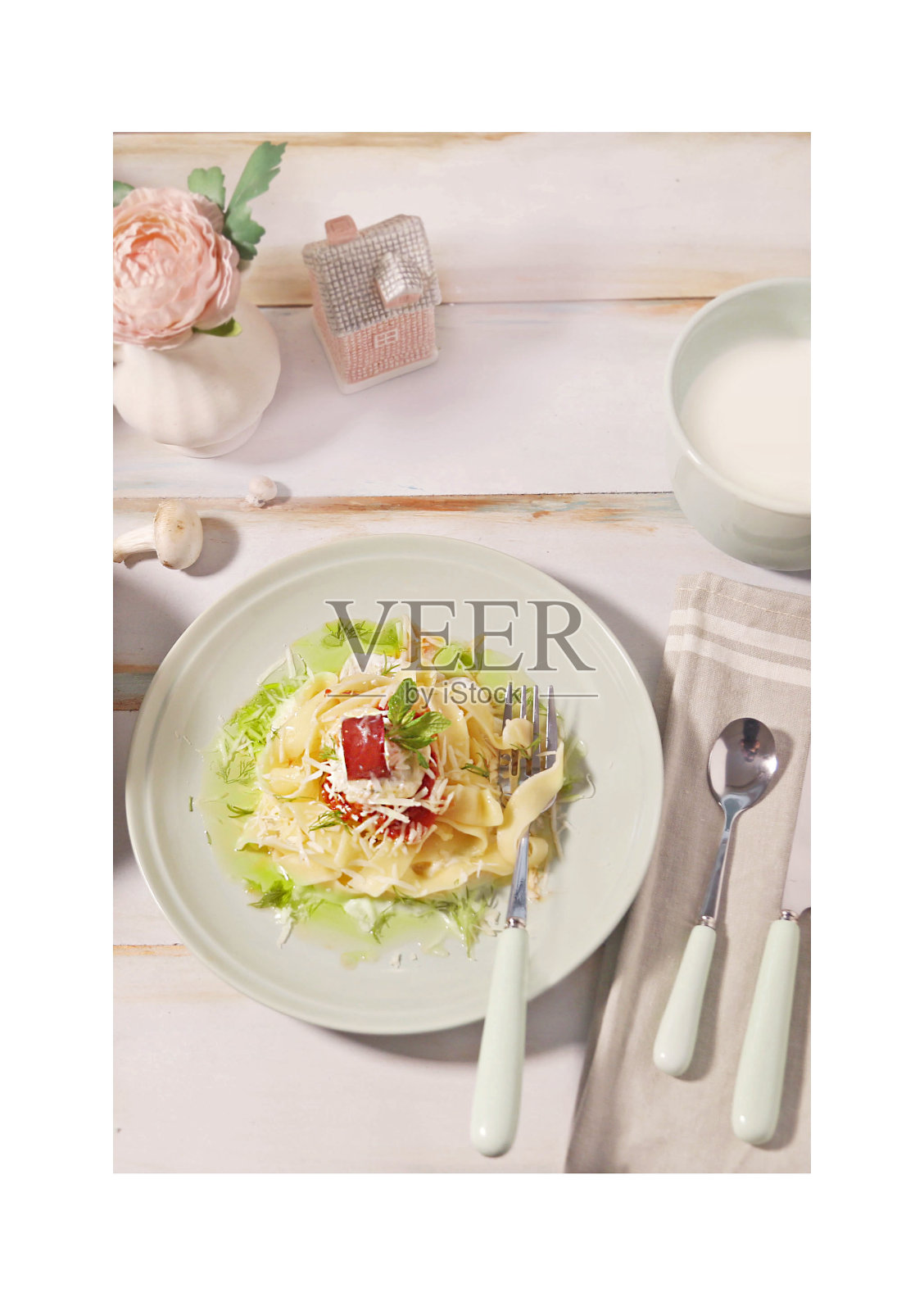 意大利面和酱照片摄影图片