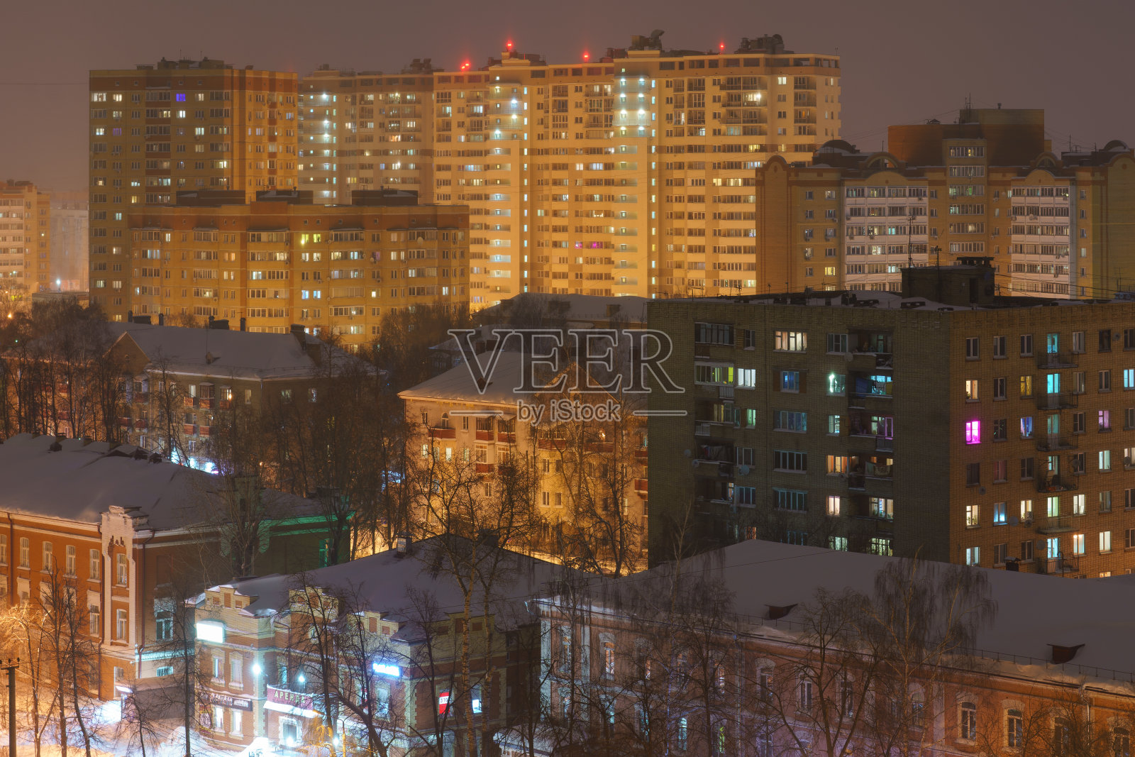 莫斯科地区冬夜小镇照片摄影图片