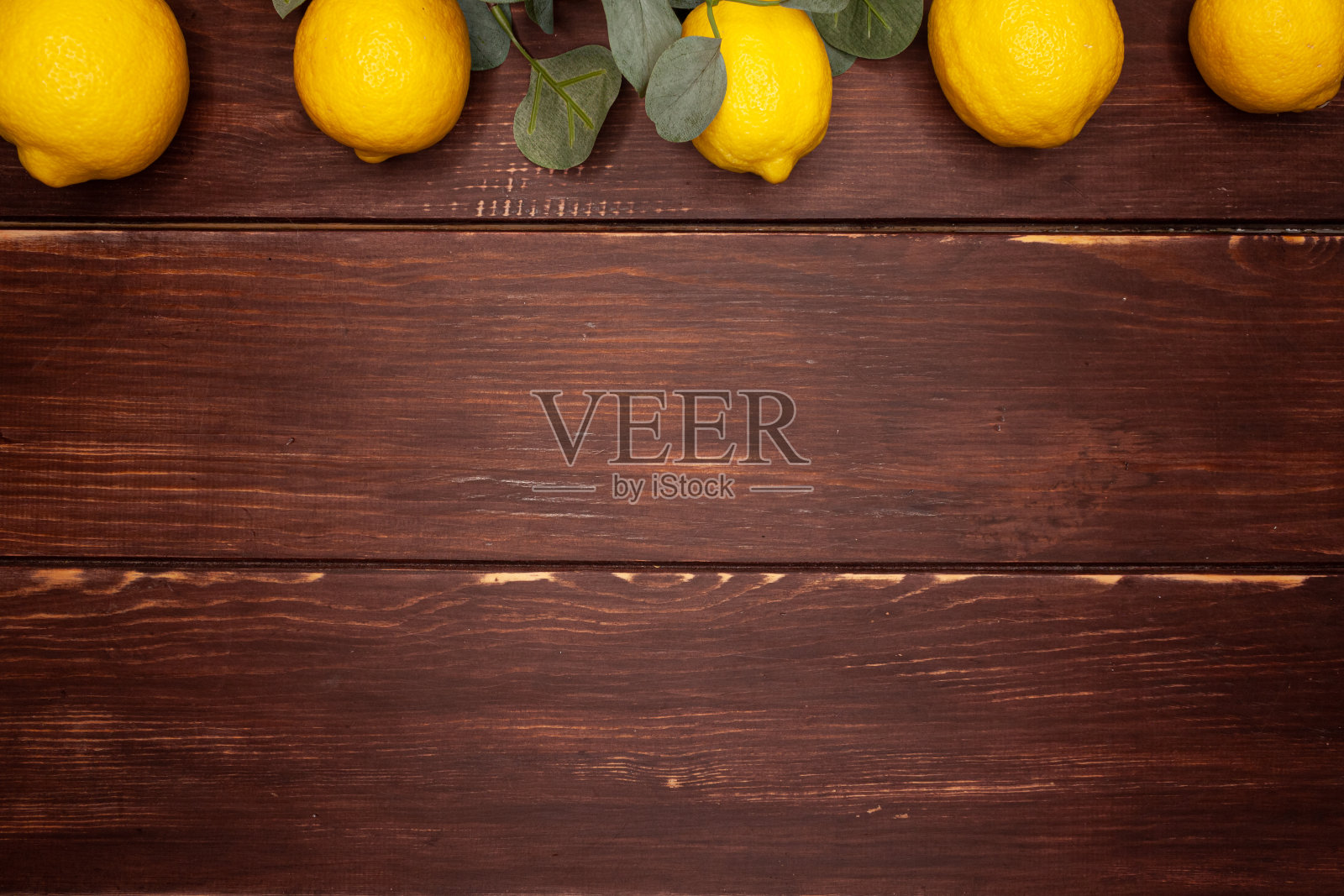 白色背景上的蔬菜和水果照片摄影图片