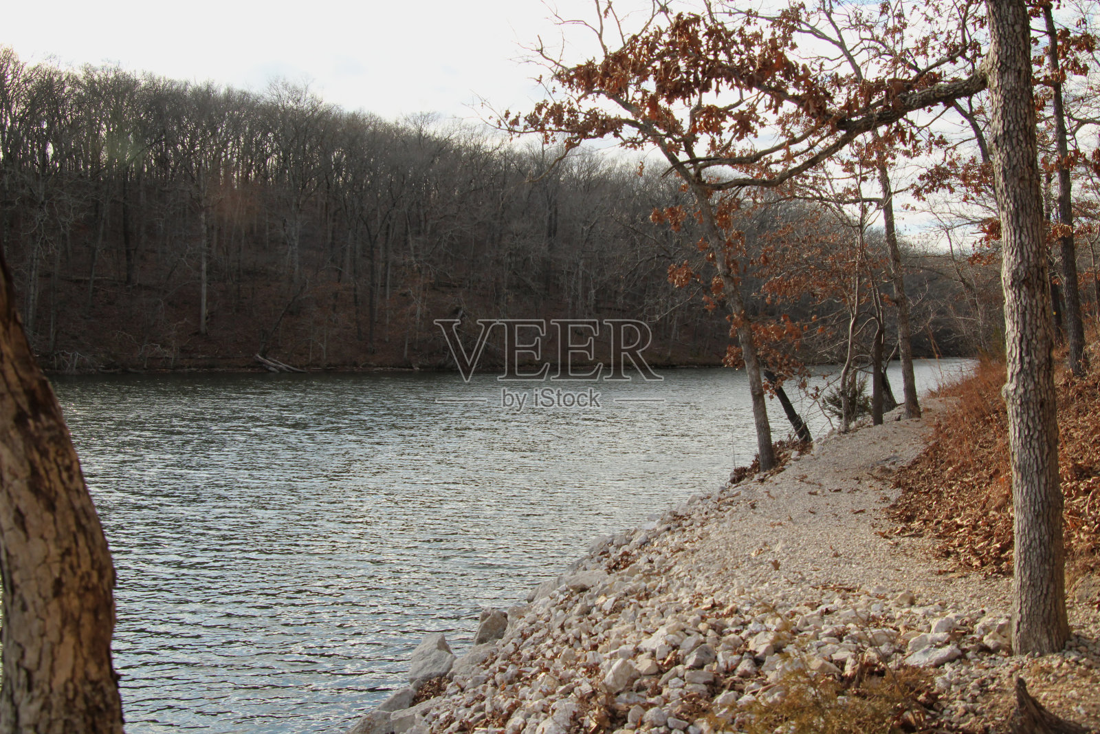 注意脚下照片摄影图片