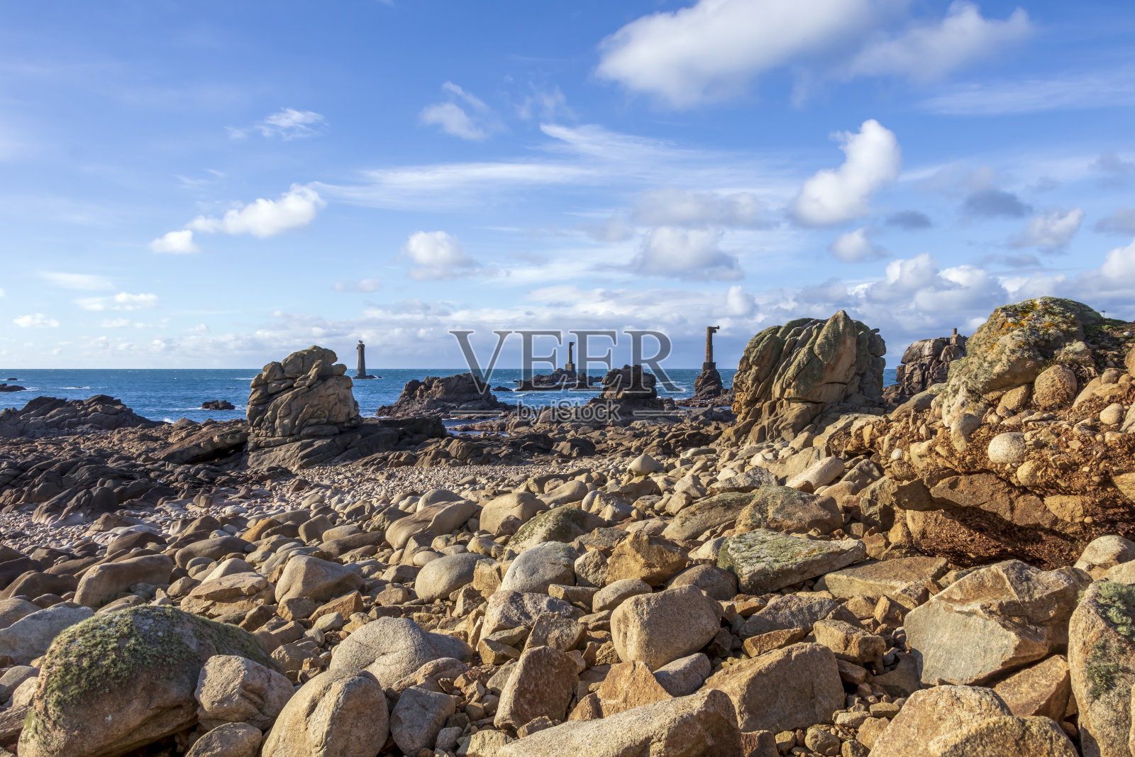 法国海岸灯塔，位于布列塔尼的法尔·德·尼维迪克灯塔照片摄影图片